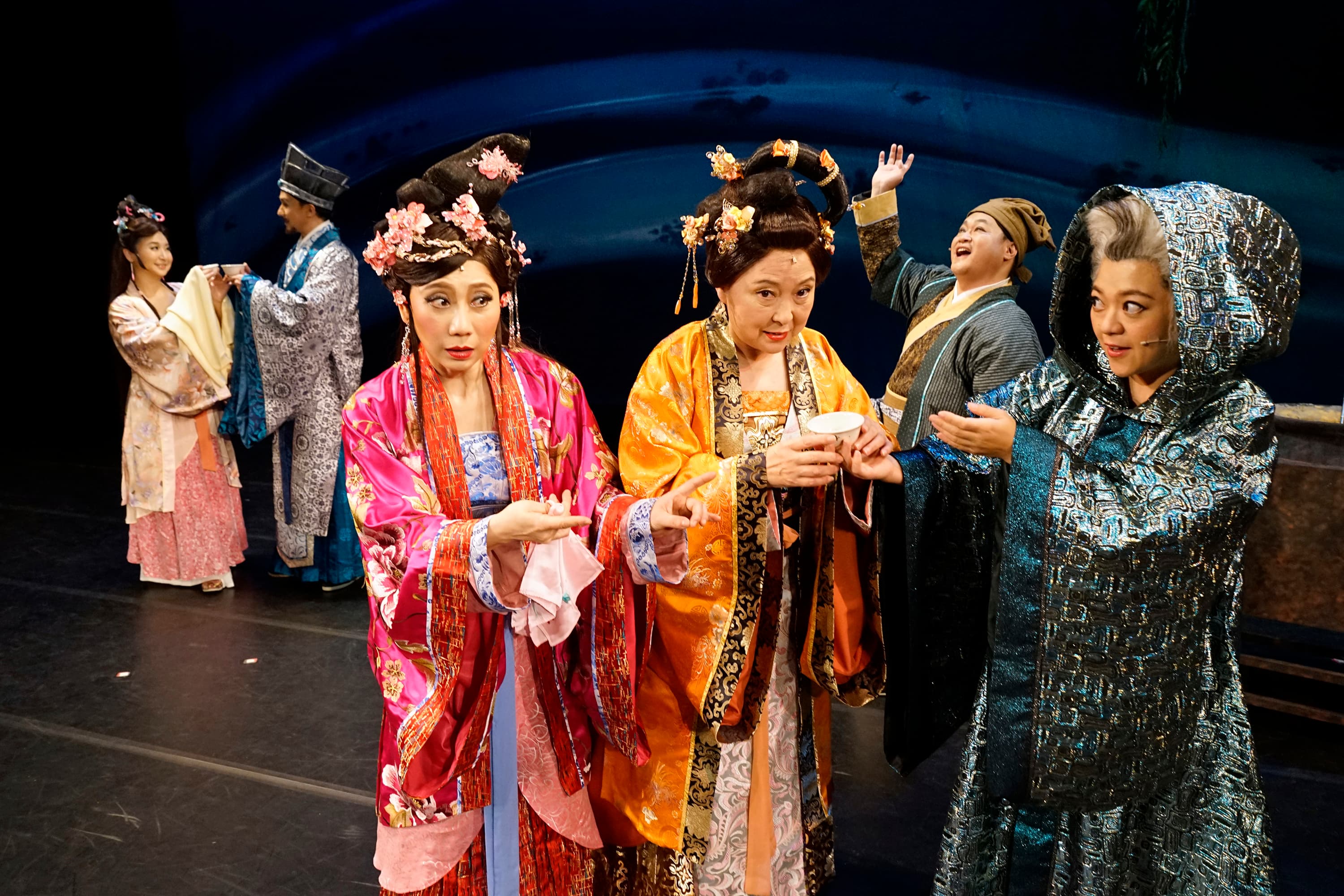 春河劇團2016年復出作《我妻我母我丈母娘》,郎祖筠找來方芳共同執導演出,至今共演出27場。(春河提供)