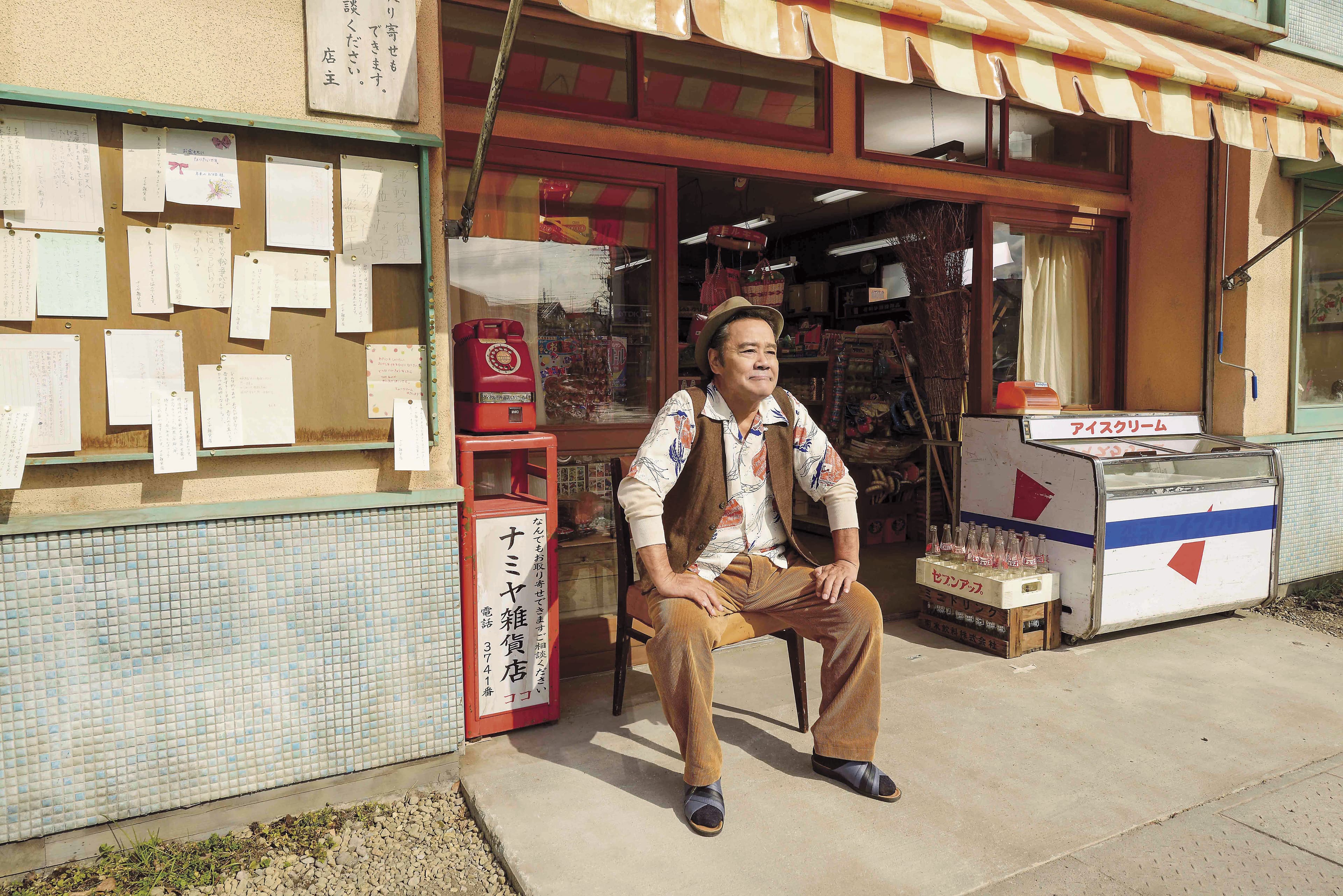 西田敏行主演的電影《解憂雜貨店》也賣出華語舞台劇IP版權,目前正在上海演出。(華映提供)