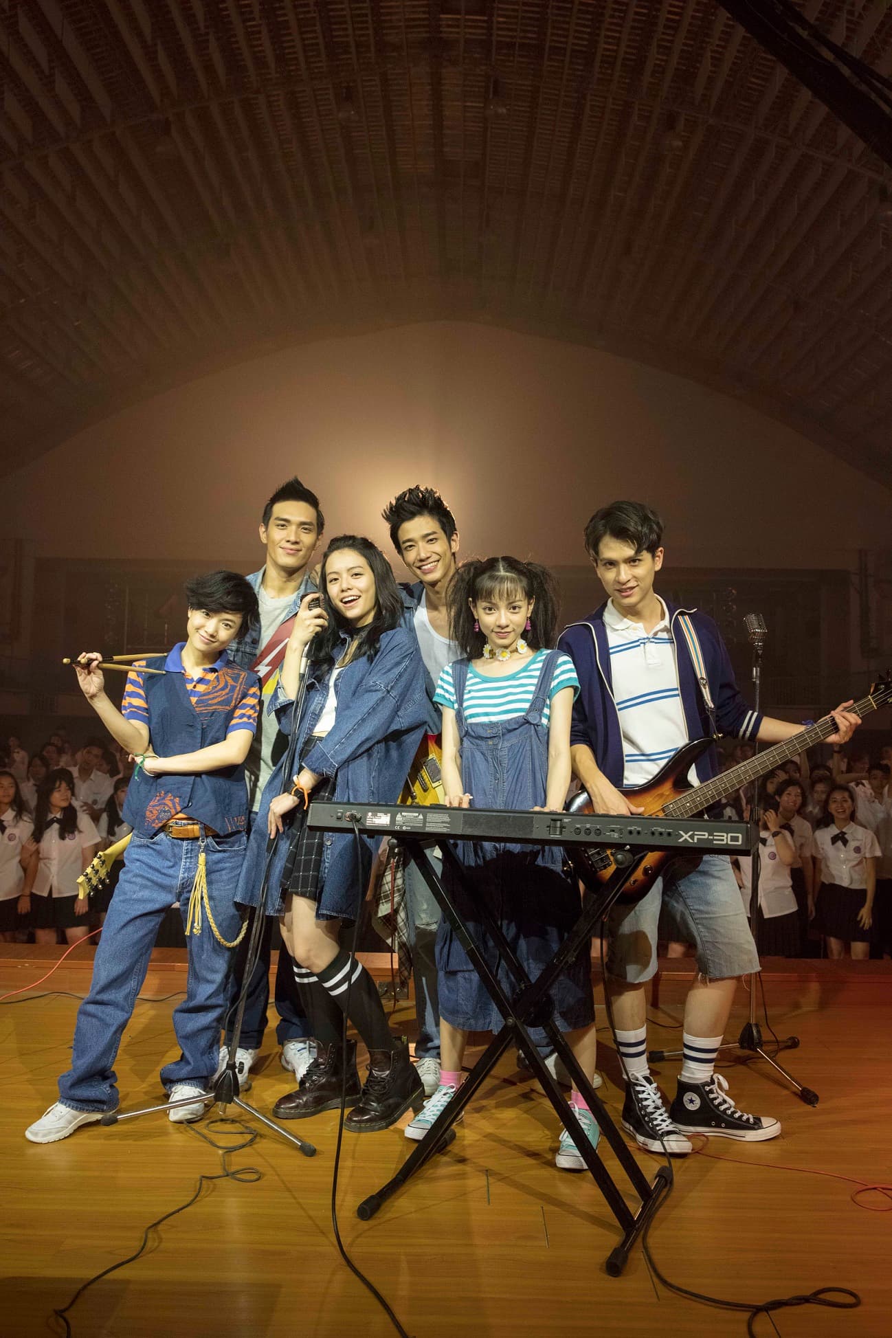 月球幫6人組在戲中演唱張雨生經典歌曲。(星泰娛樂)