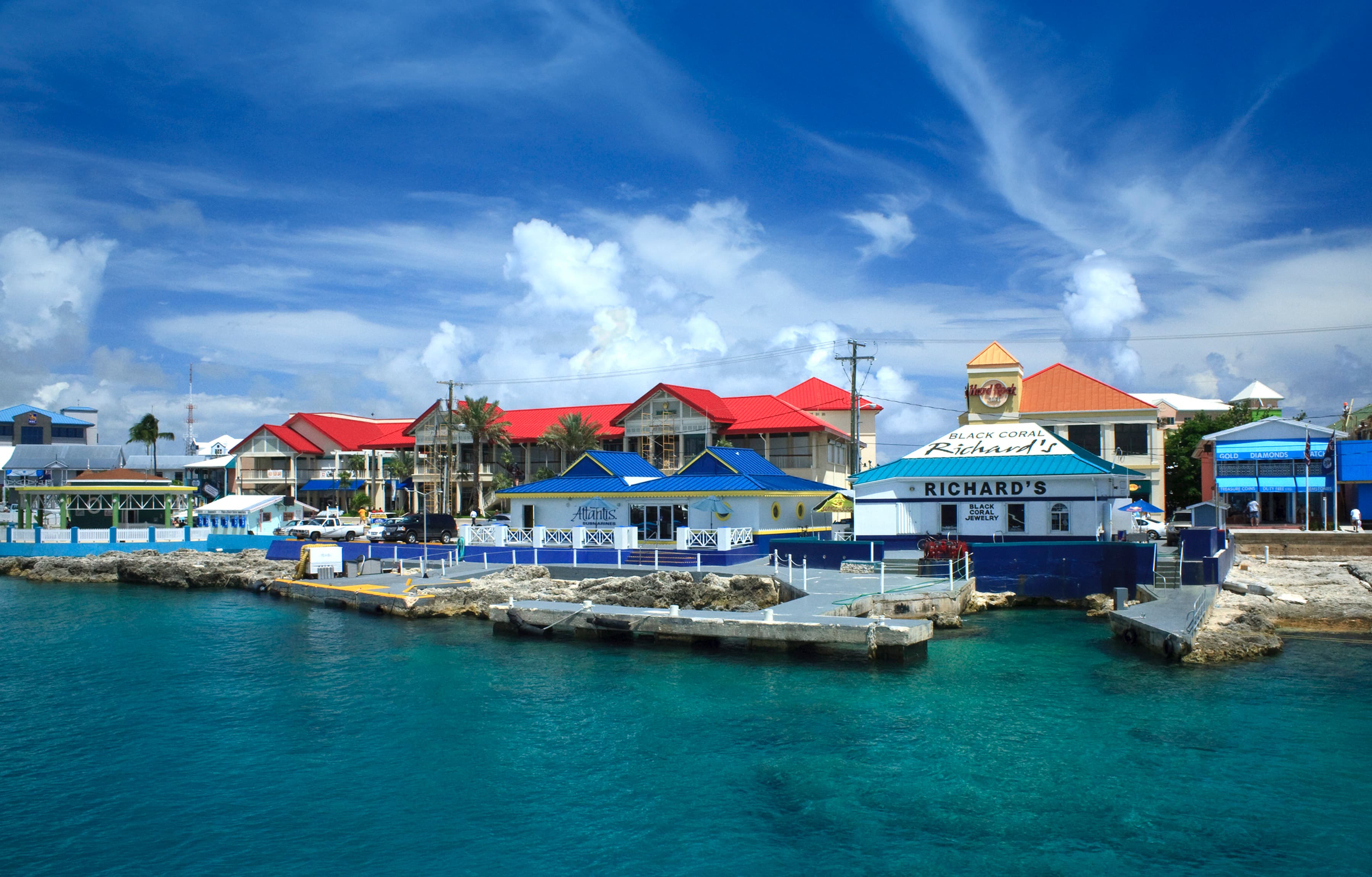 屬開曼群島因英國王室特許，無須繳納任何稅收。（東方IC）