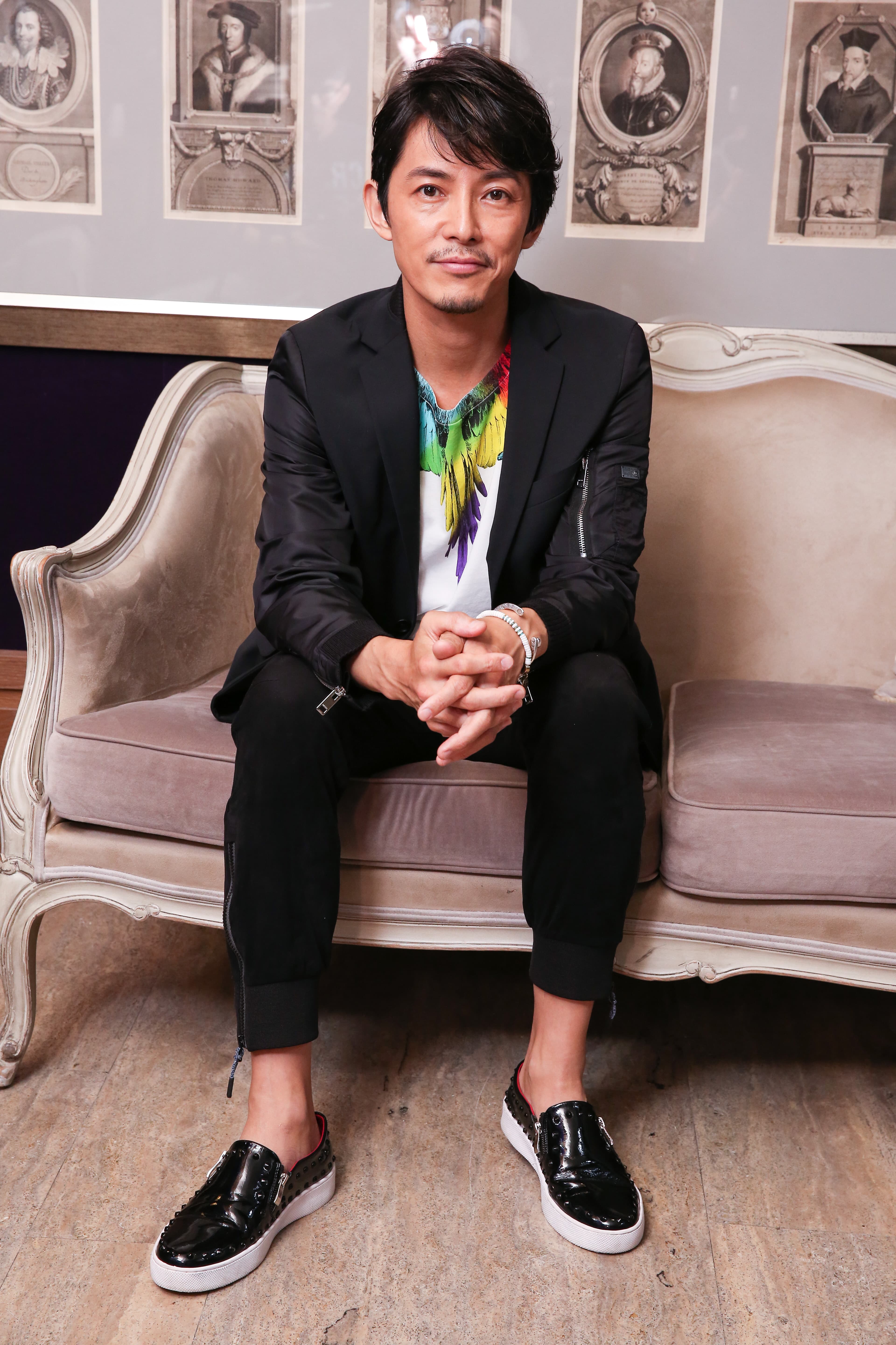 藤木直人說17歲學吉他起,就想當個吉他手,現在與樂團一起表演很開心。