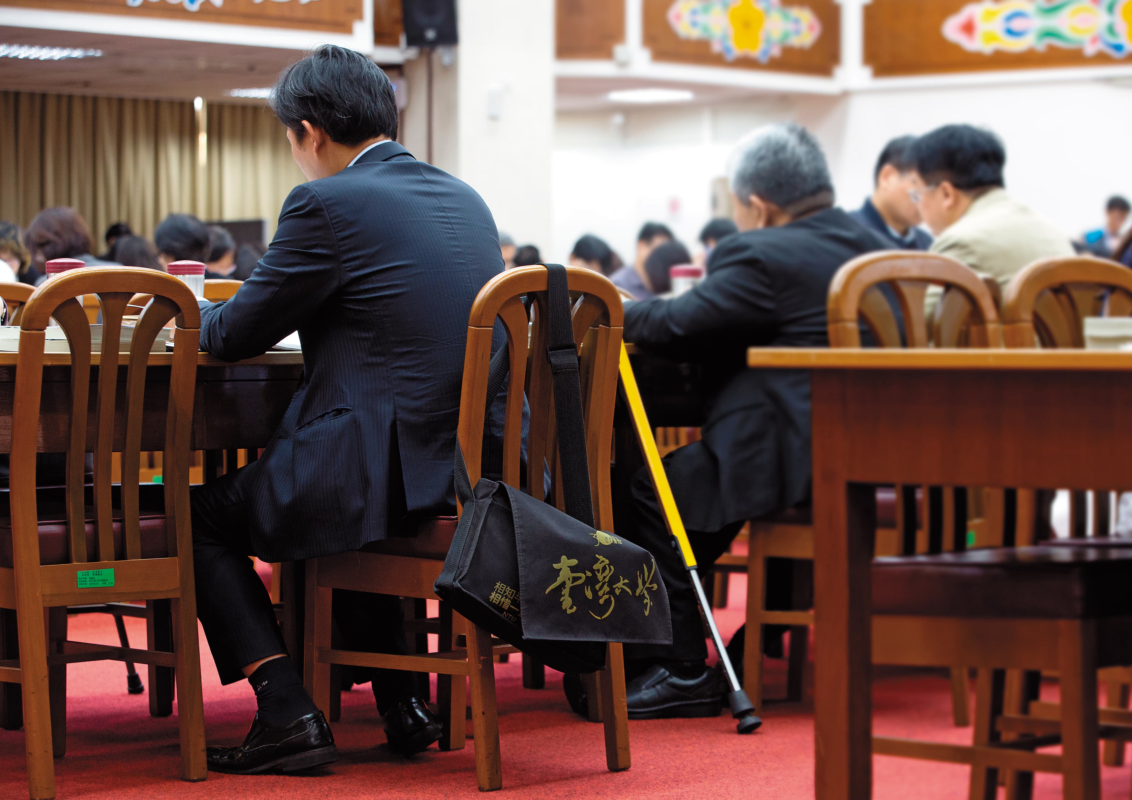 黃國昌通常早上6、7點就到立法院,連續3個會期被「公民監督國會聯盟」評為全勤立委。