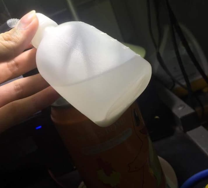 康女在爆料公社上貼出被酒精稀釋的藥劑。(翻攝爆料公社)
