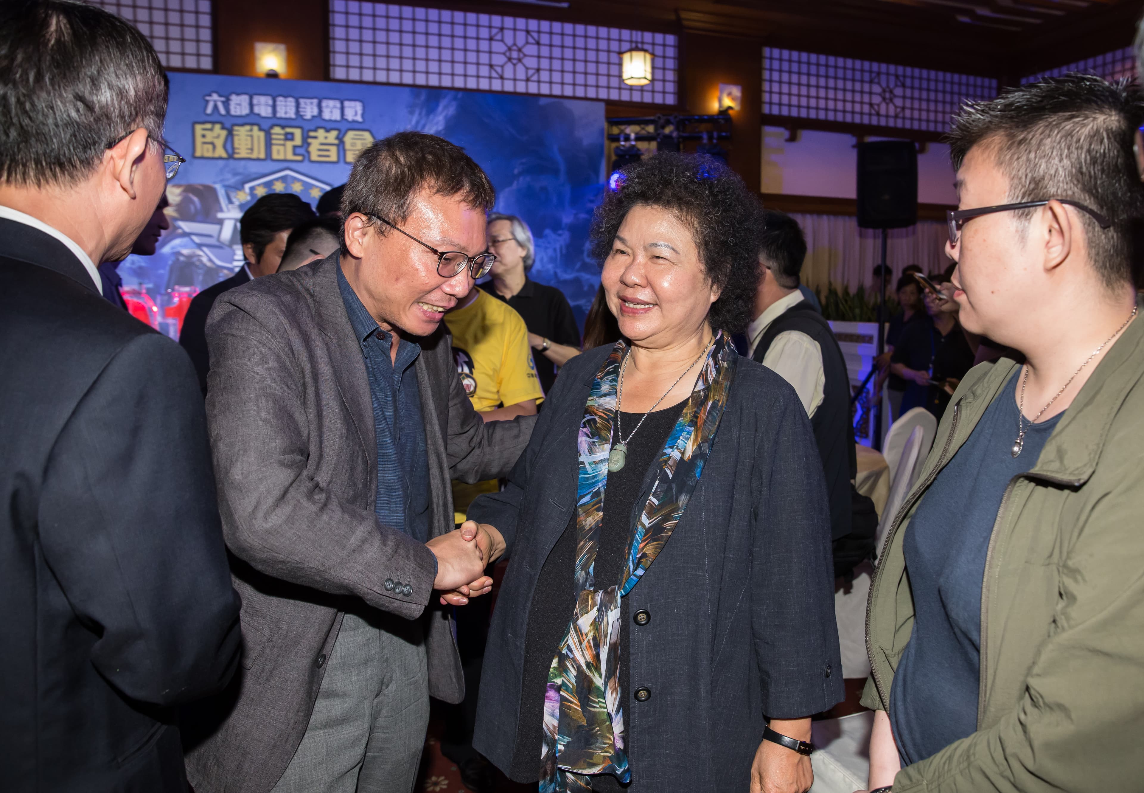 當年民進黨初次執政,馬永成(左)找上陳菊(右)擔任勞委會主委。