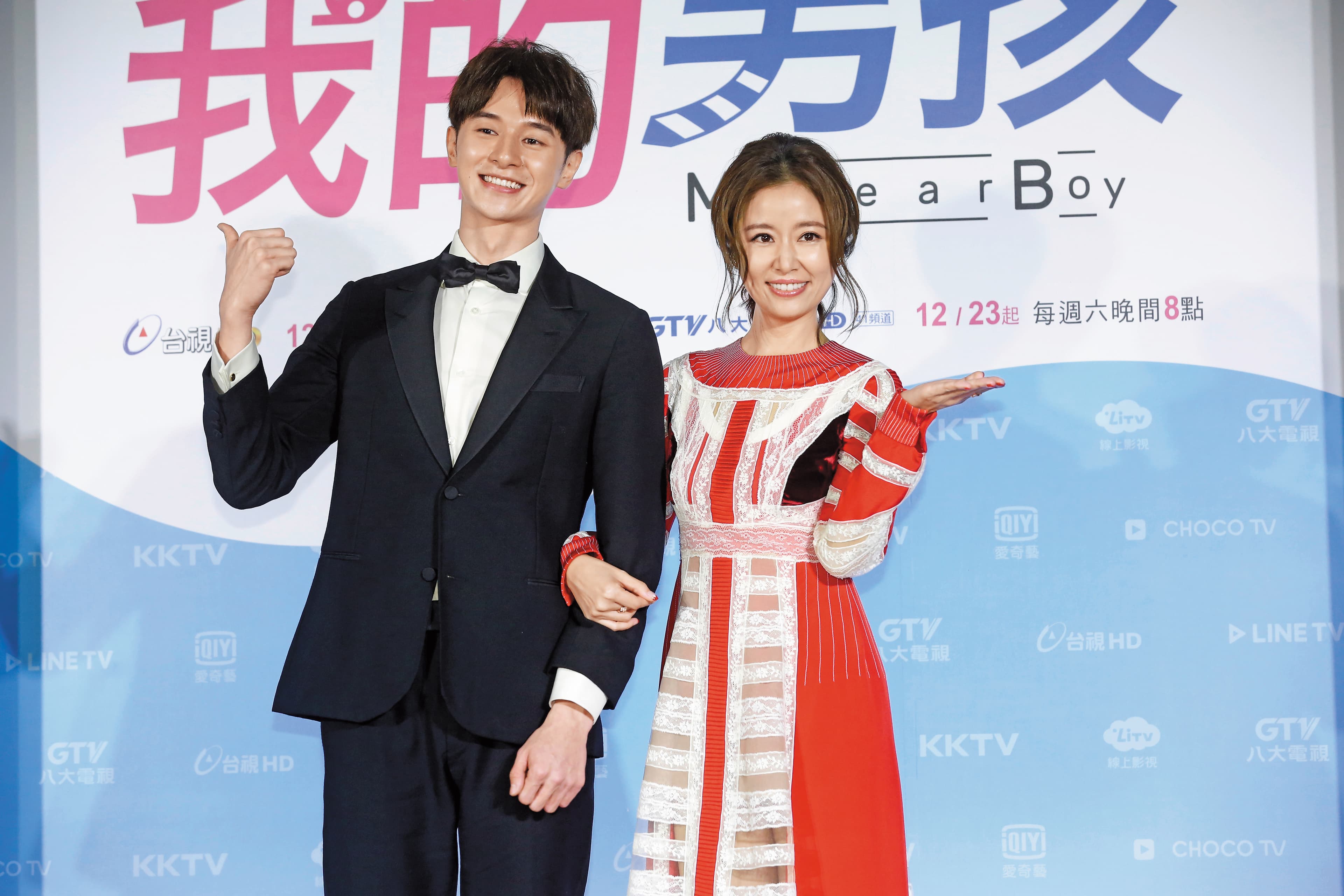 林心如（右）和張軒睿在《我的男孩》中有段姐弟戀，林心如笑說和年輕人談戀愛，像再一次感受青春。