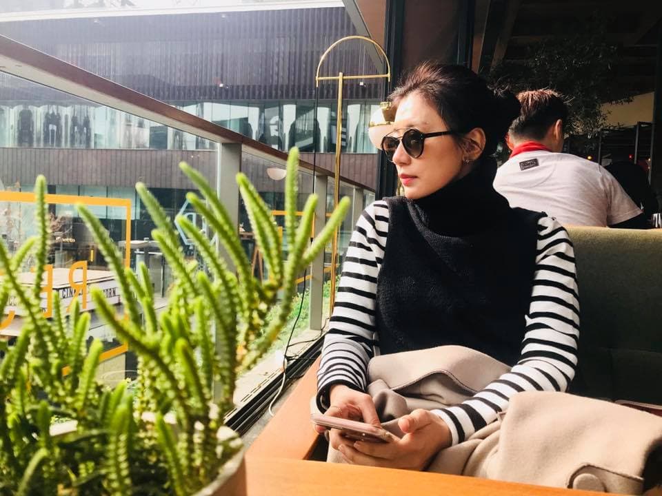 簡單、純粹、快樂,人生過得更快樂。現在的賈靜雯,雖仍保有剛出道時 的年輕外在,但內在變得更加純熟、堅毅。(翻攝自賈靜雯臉書)