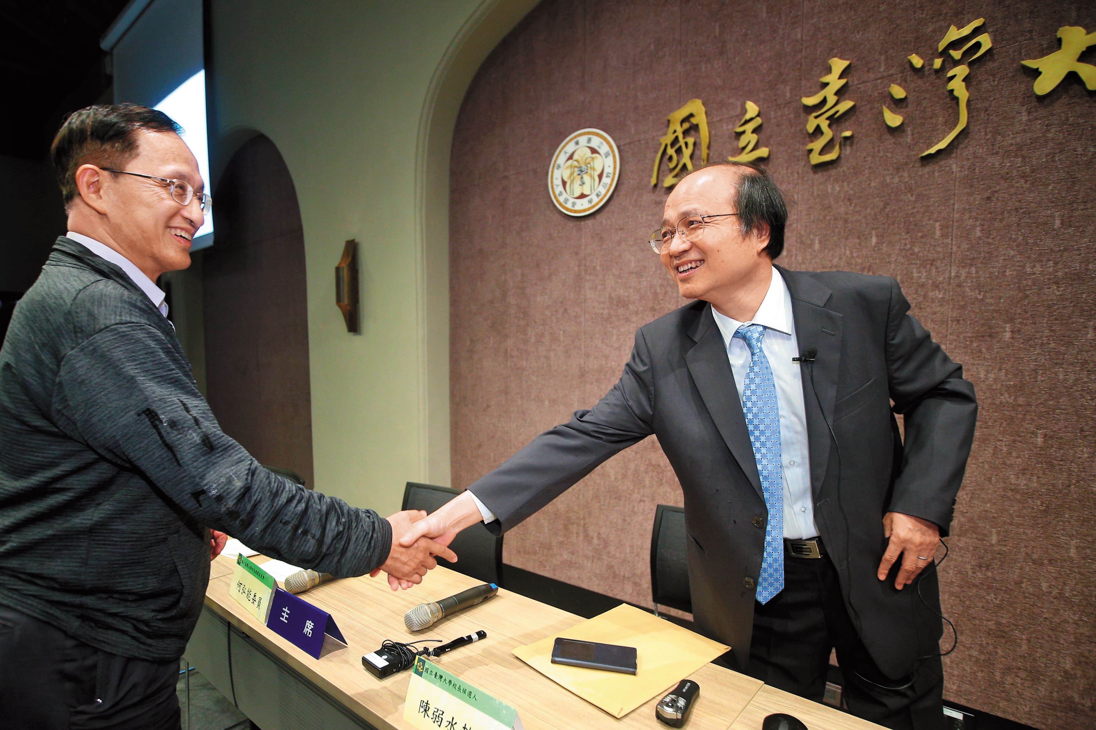 曾任李遠哲特助的前台大文學院院長陳弱水聲勢看漲,在校務會議推薦投票中是8人當中最快速度跨過門檻。(聯合知識庫)