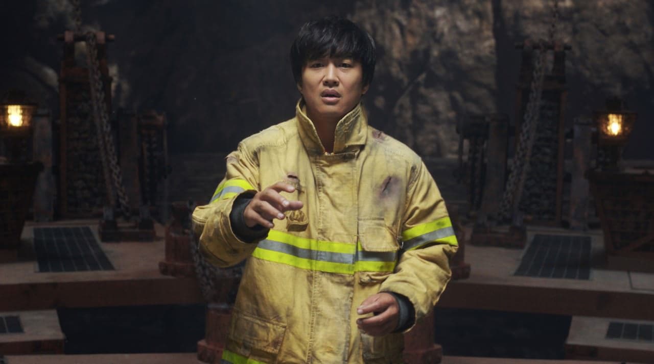 車太鉉演過不少叫好叫座的電影，如今在《與神同行》中詮釋走過死亡蔭谷的消防員。