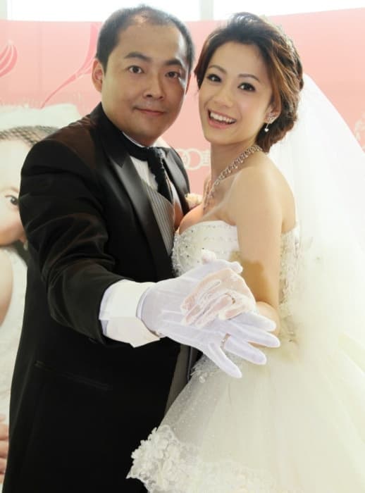 小三永遠是婚姻最大殺手,去年拆散不少銀色戀曲,柯以柔(右)和名廚老公郭宗坤(左)的婚姻風暴,如今仍陷僵局。