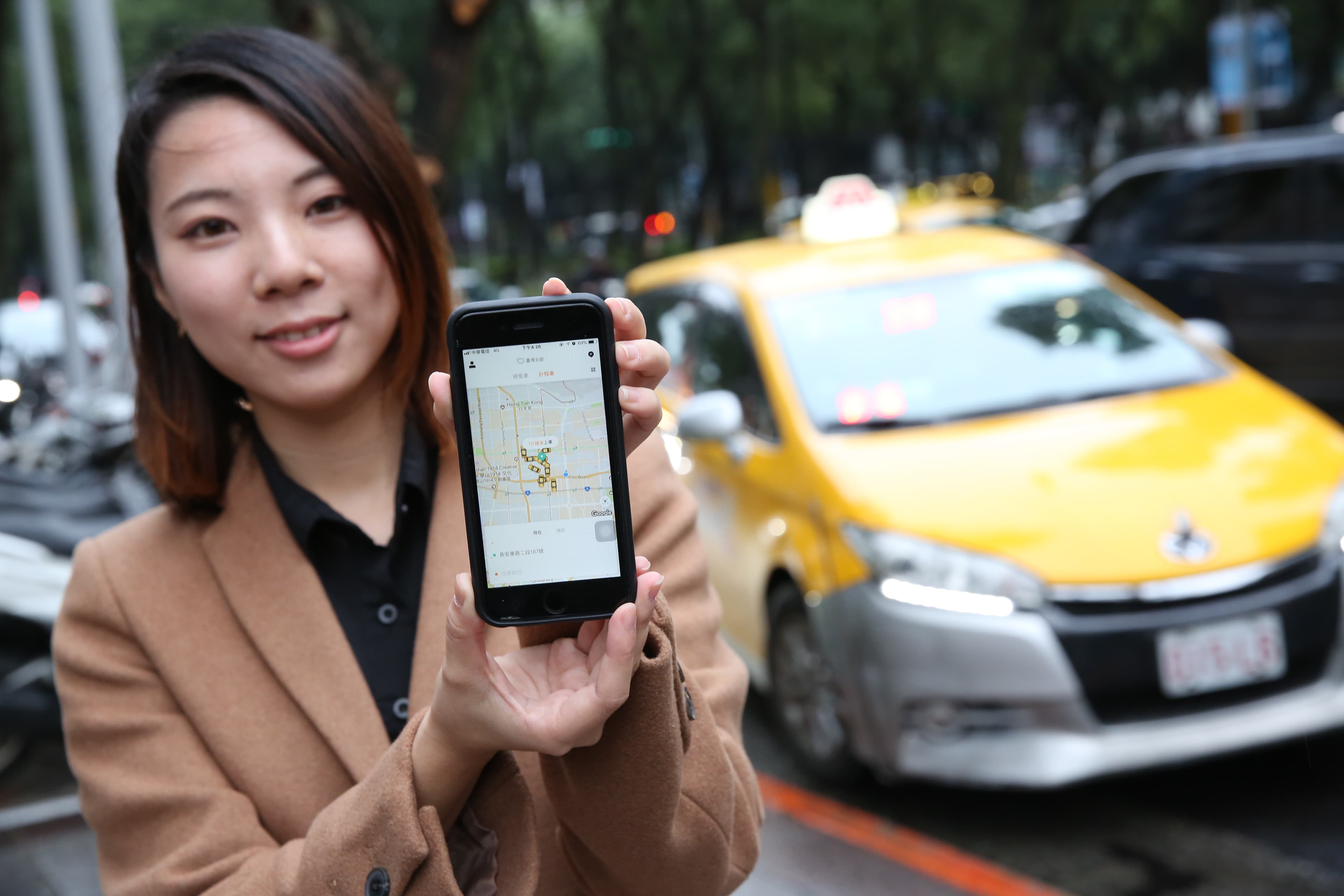 對岸最大的網路叫車平台滴滴出行，由代理商樂迪科技引入台灣，19日滴滴出行APP正式在台上線試營運。