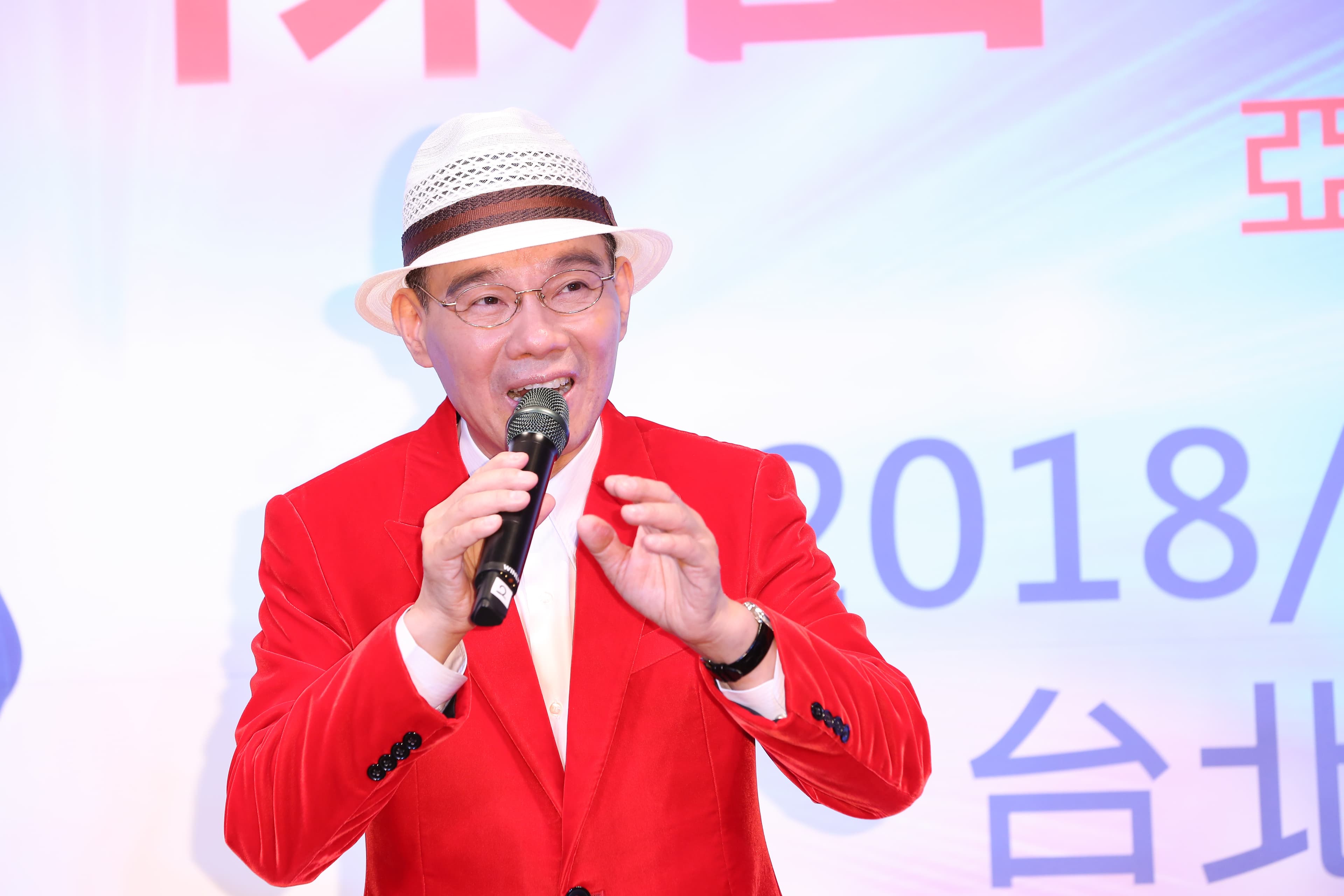 陳雷今年出道滿30週年,將於7月21日在小巨蛋舉辦「歡聲雷動」演唱會。