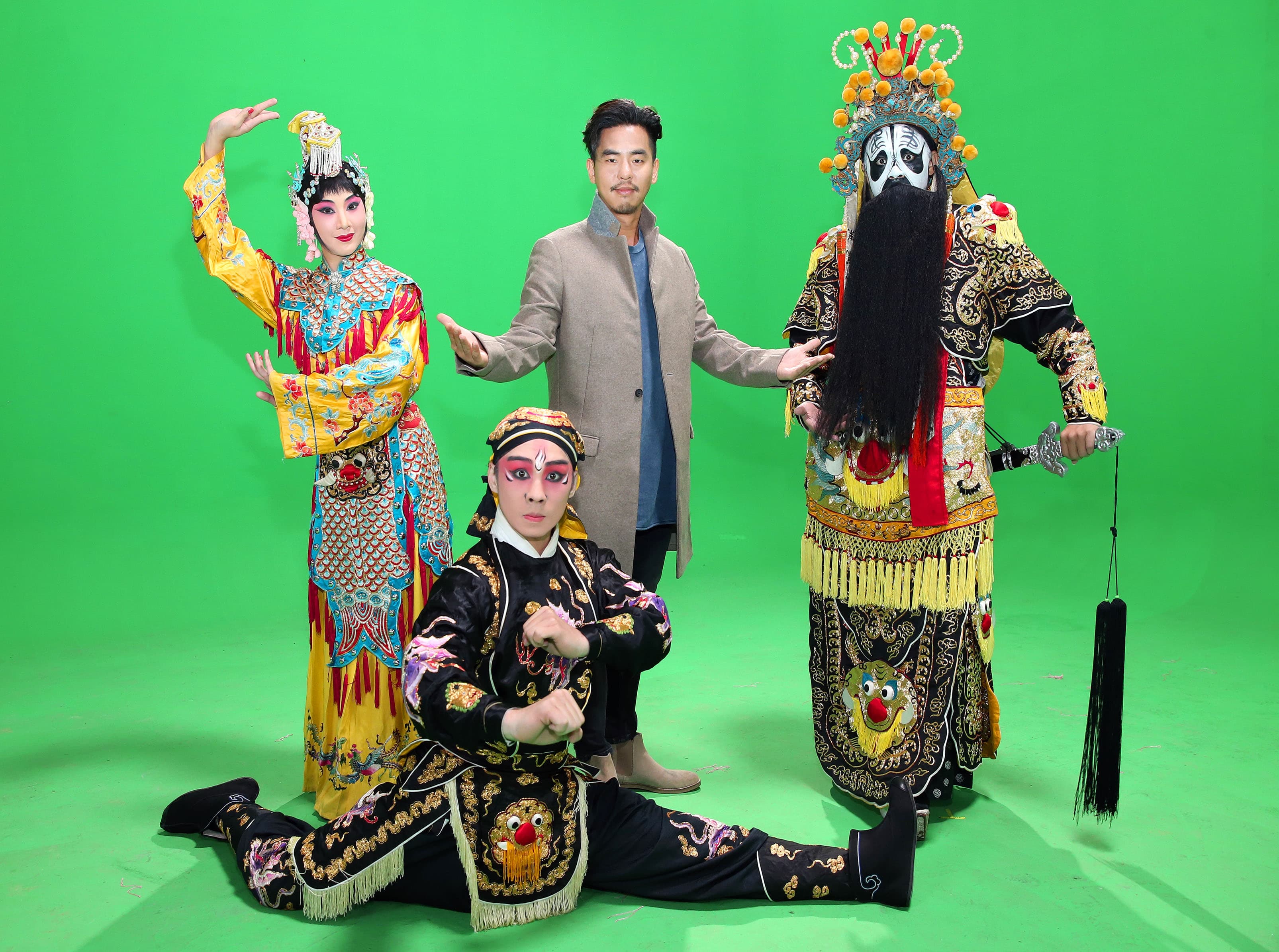 柯有倫找來京劇演員合作,將推出搖滾中國風歌曲〈我問天〉的MV。(種子音樂提供)