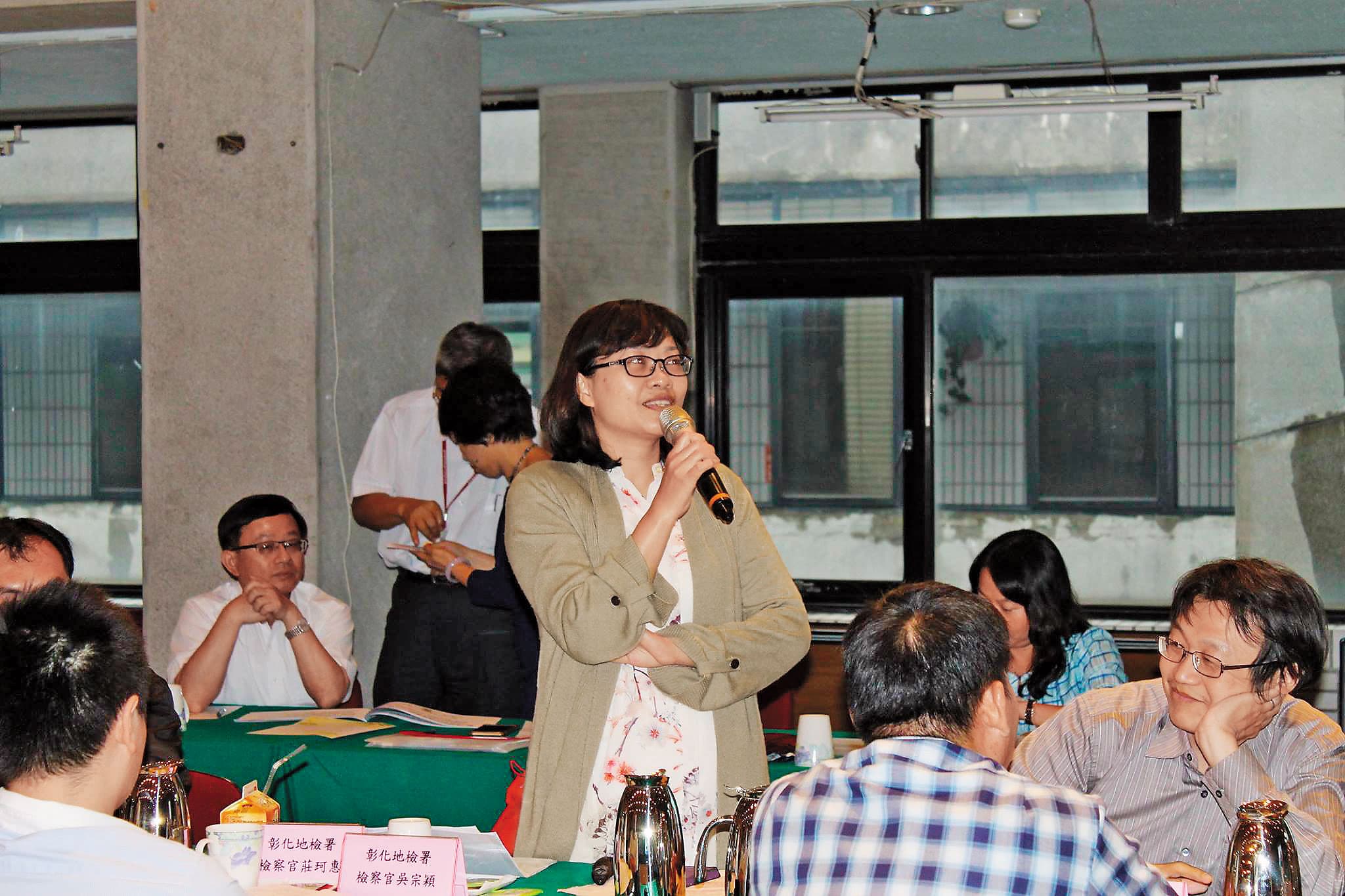 彰化地檢署檢察官莊珂惠是司訓所47期結業,辦案認真,在聲押庭上慷慨激昂陳述吳嫌有羈押必要,否則恐有更多女孩被害。(翻攝彰化地檢署臉書)