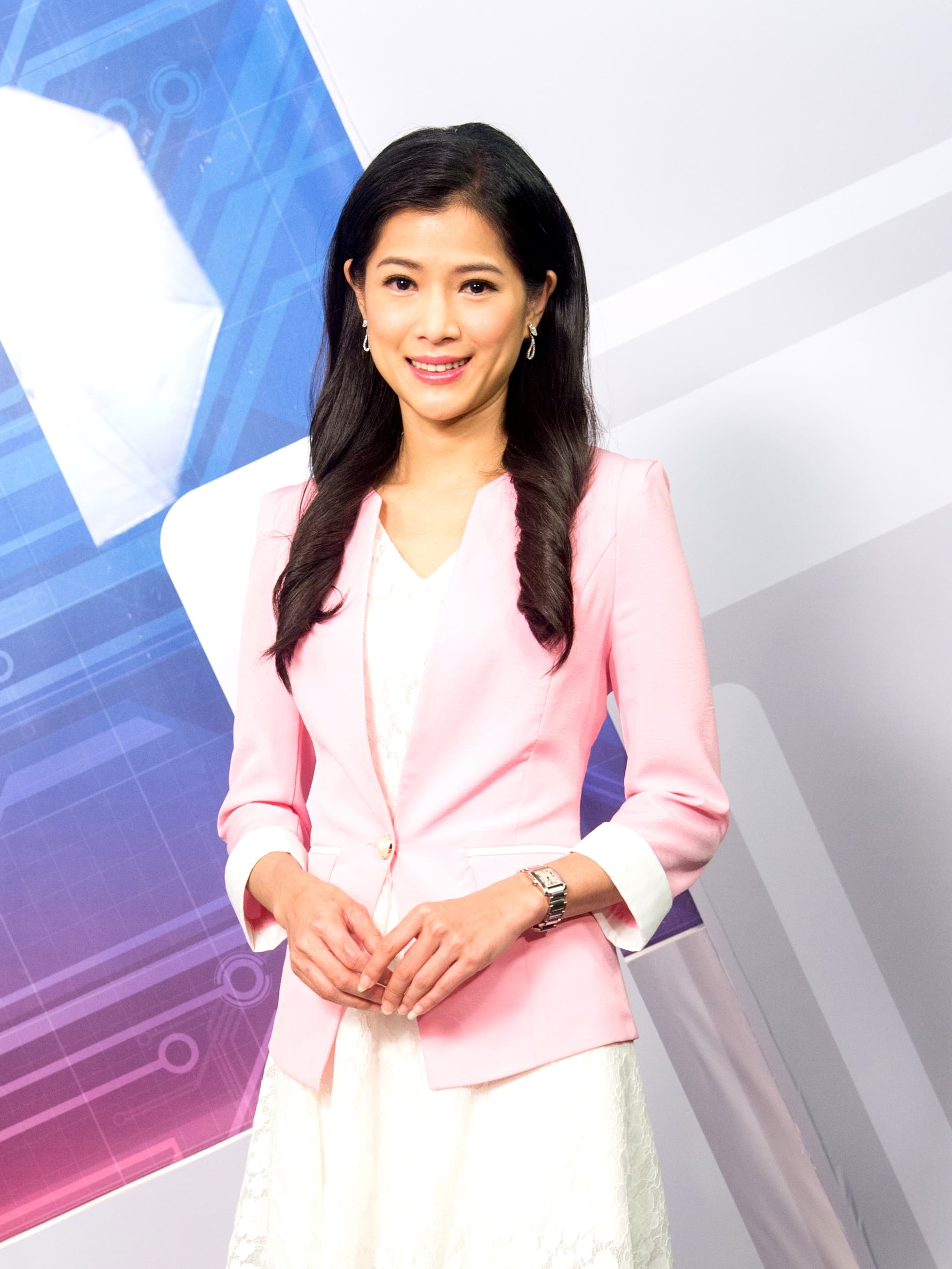 三立主播李文儀在花蓮採訪。(三立提供)