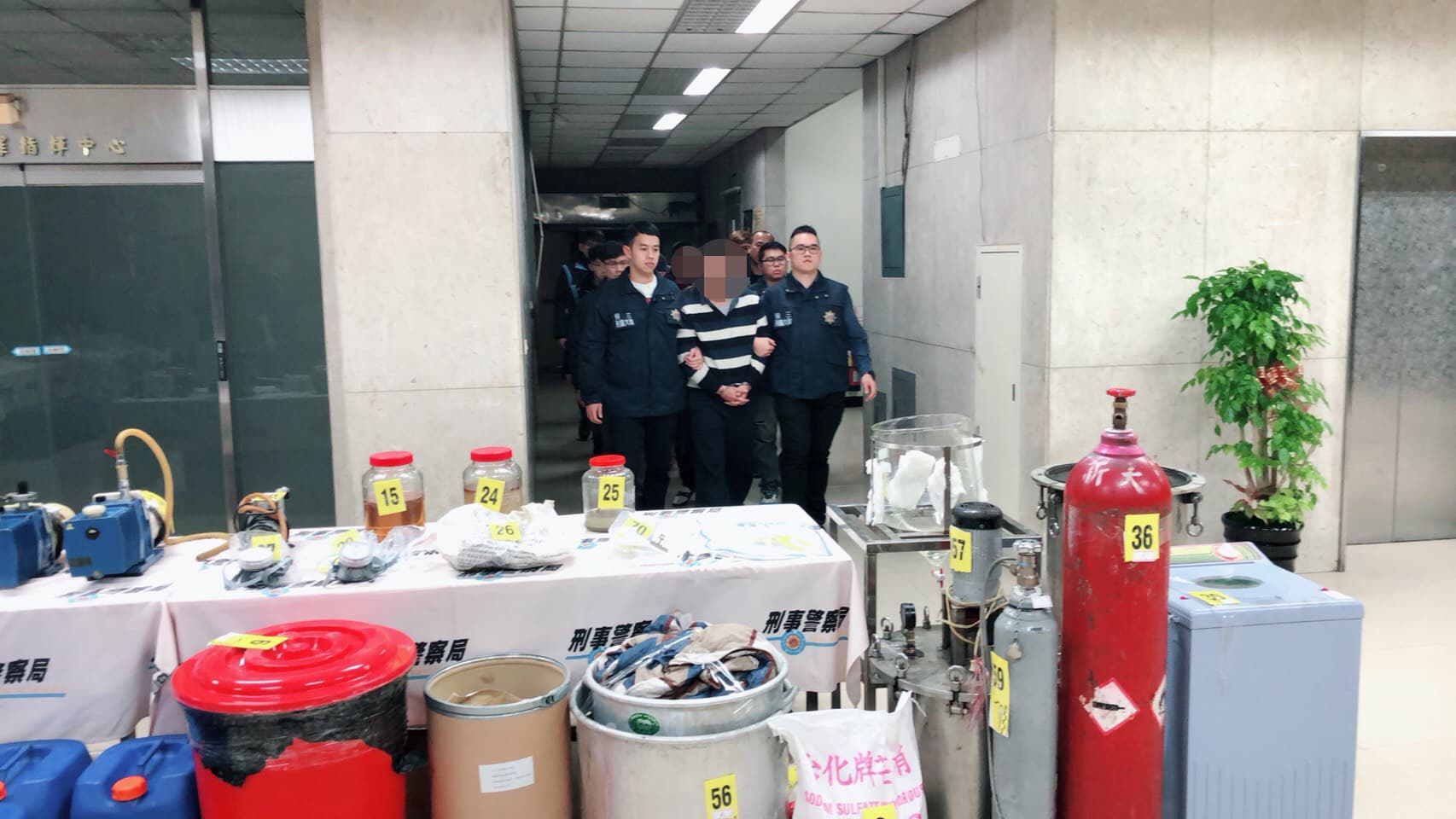 警方查獲李嫌等7人，再偏遠地區設置工廠製毒。
