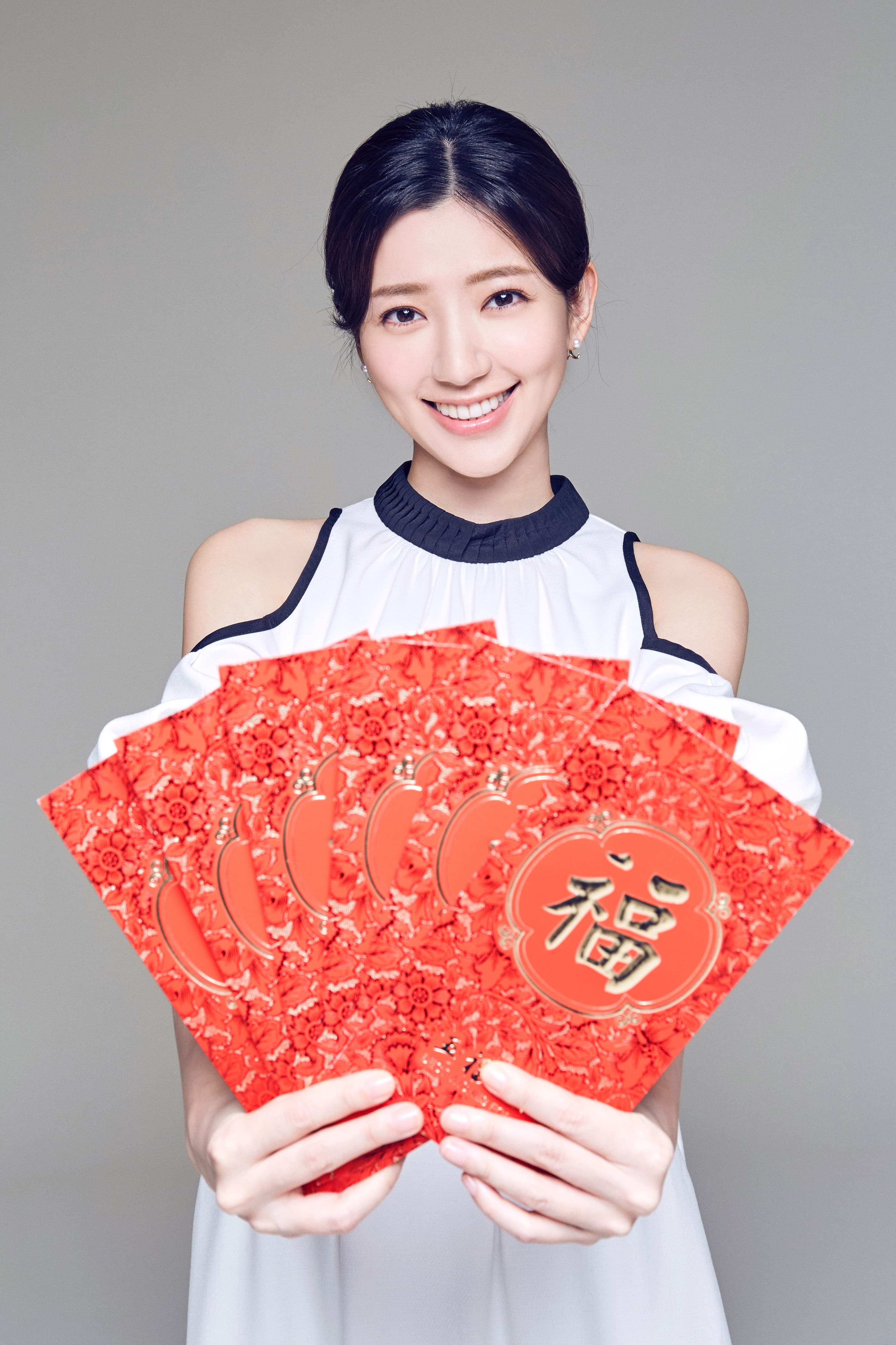 郭雪芙送上大紅包,祝粉絲新年快樂。(好妙娛樂提供)