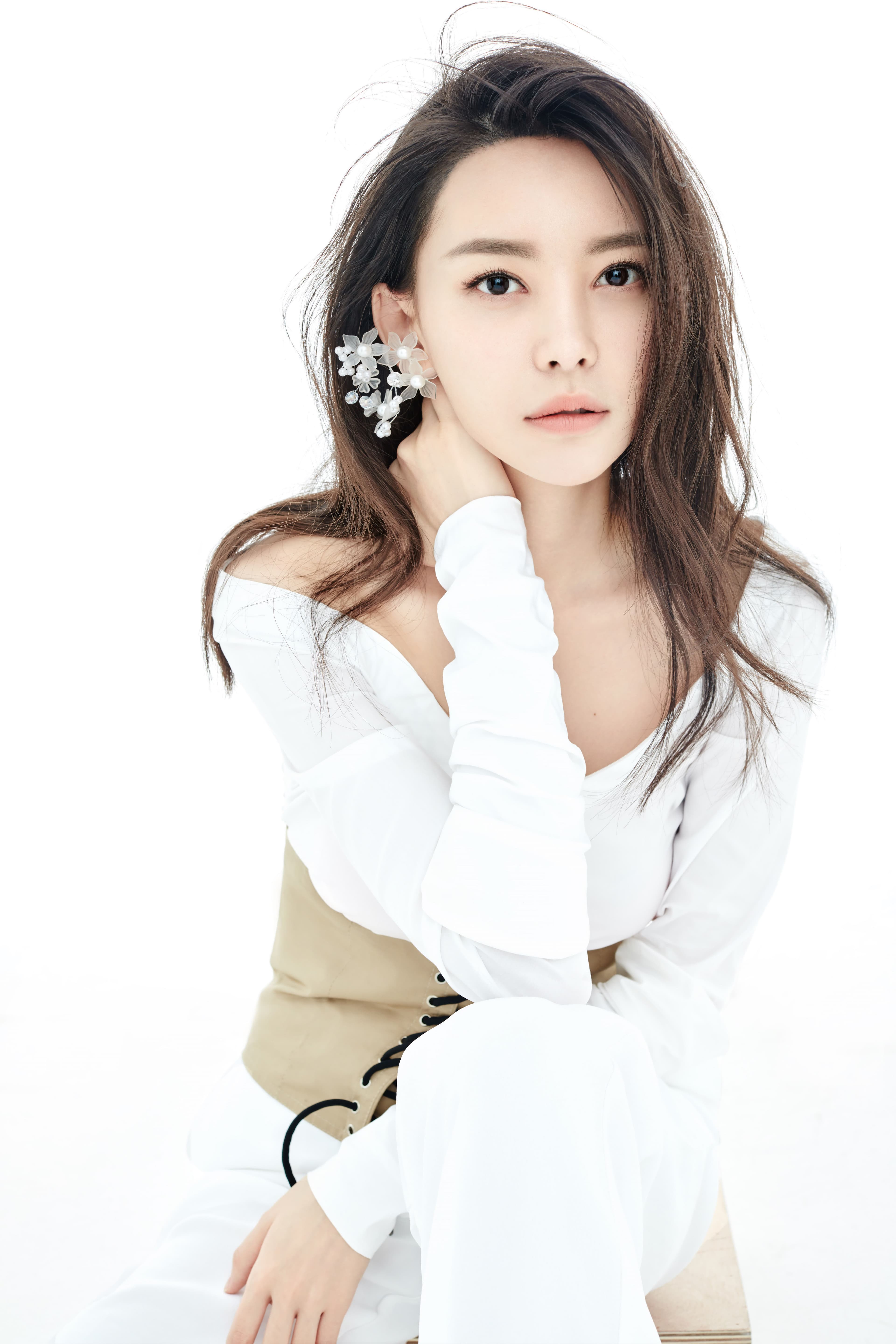 于文文在美國受過音樂教育,出道6年、年初因演唱電影主題曲在對岸爆紅。(大長城多媒體提供)