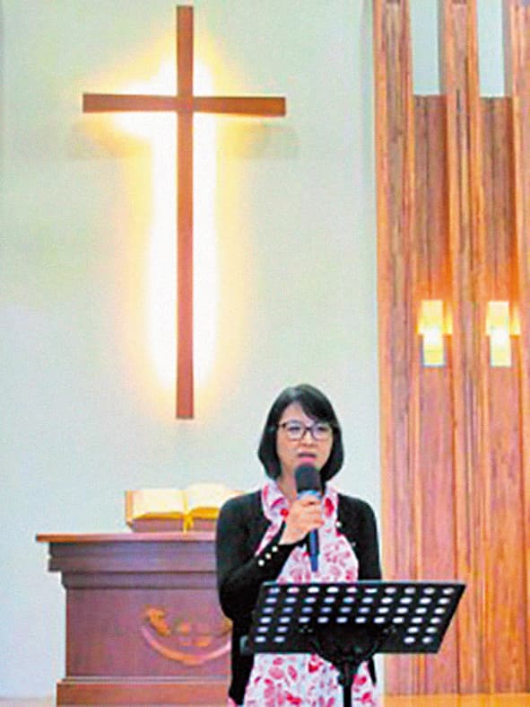 吳宗憲妻子張葳葳和他結褵多年,一直當他背後的女人,對他多情個性始終有相當大的包容。(翻攝自基督教論壇報)