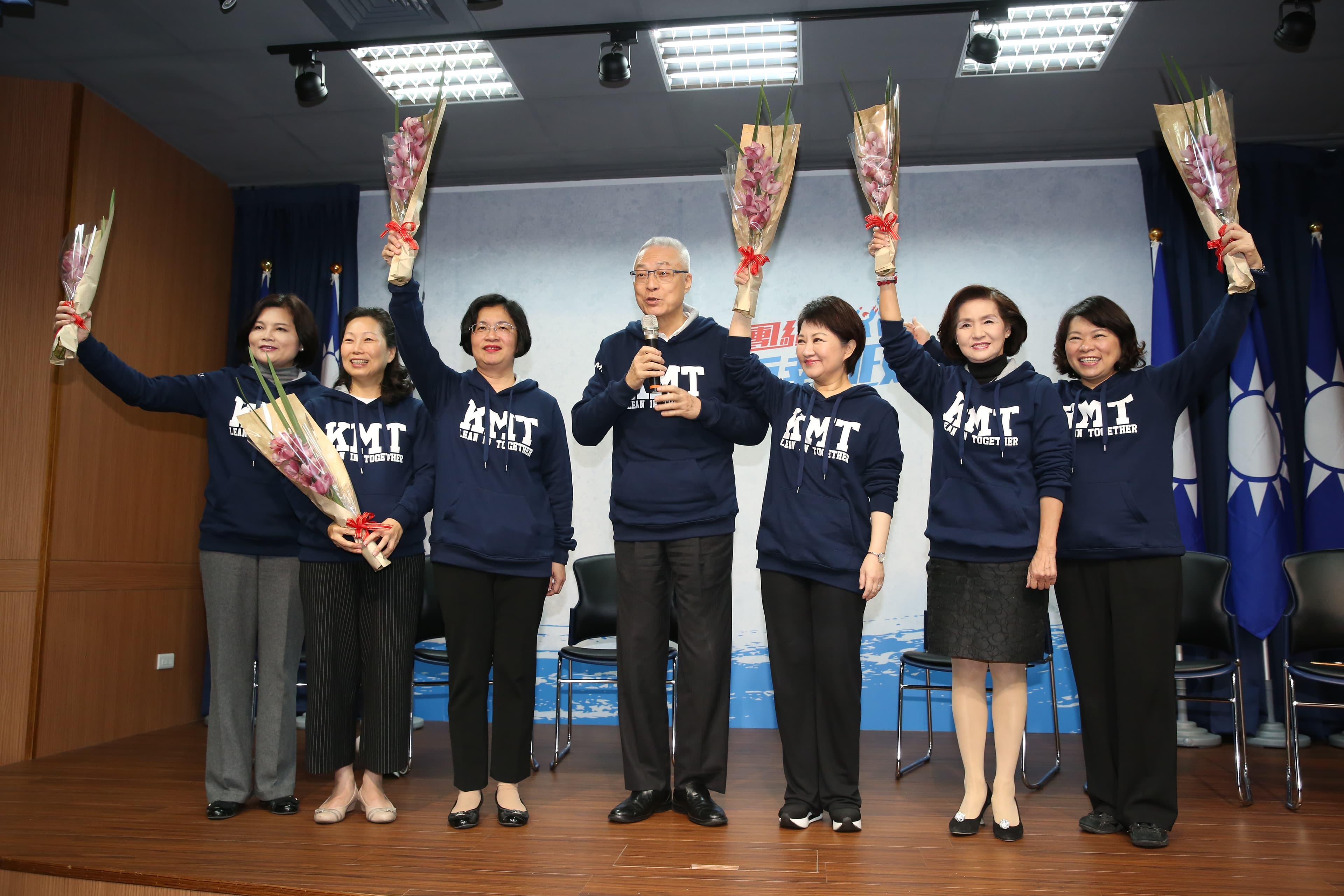 國民黨2018推出7位女性縣市長參選人,讓黨主席吳敦義稱婦女能頂起半邊天,若再加上周美青,將對民進黨產生極大壓力。