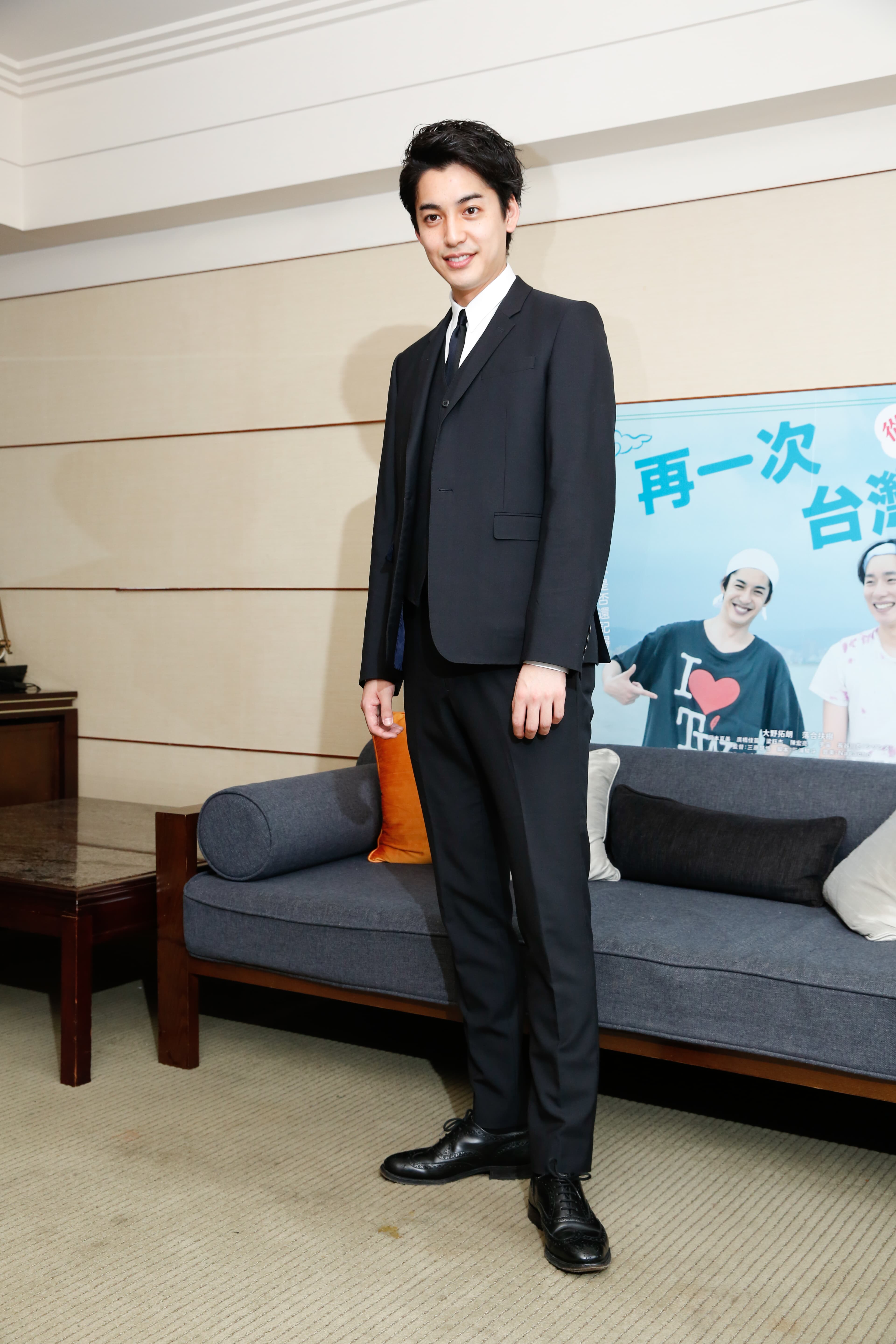 日星大野拓朗大學時參加學校校草選拔拿到冠軍，進而接觸到演藝這條路。