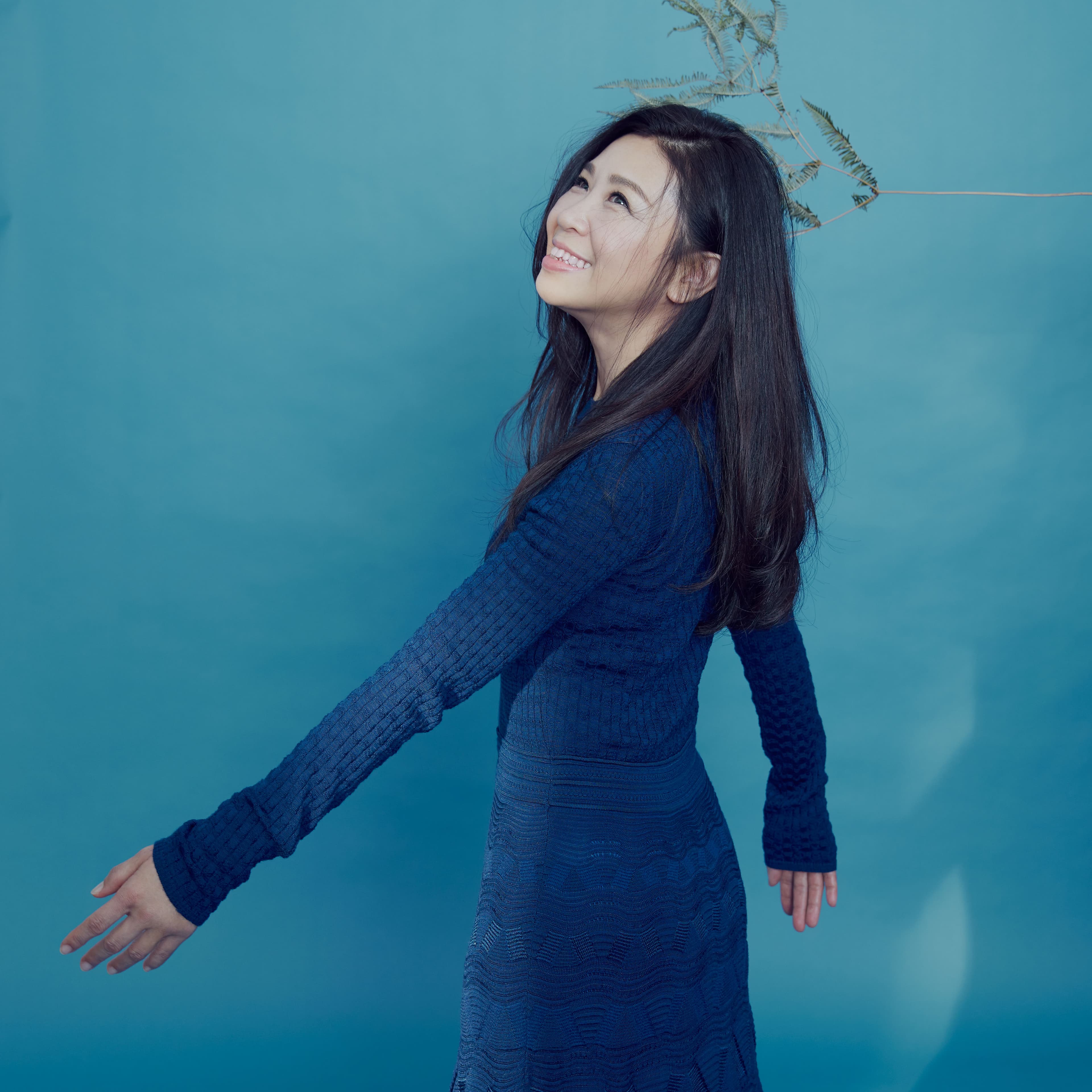 馬毓芬推出單曲〈幕後歌〉,做為4月18日舉辦的《愛的旅程》音樂會主題曲。