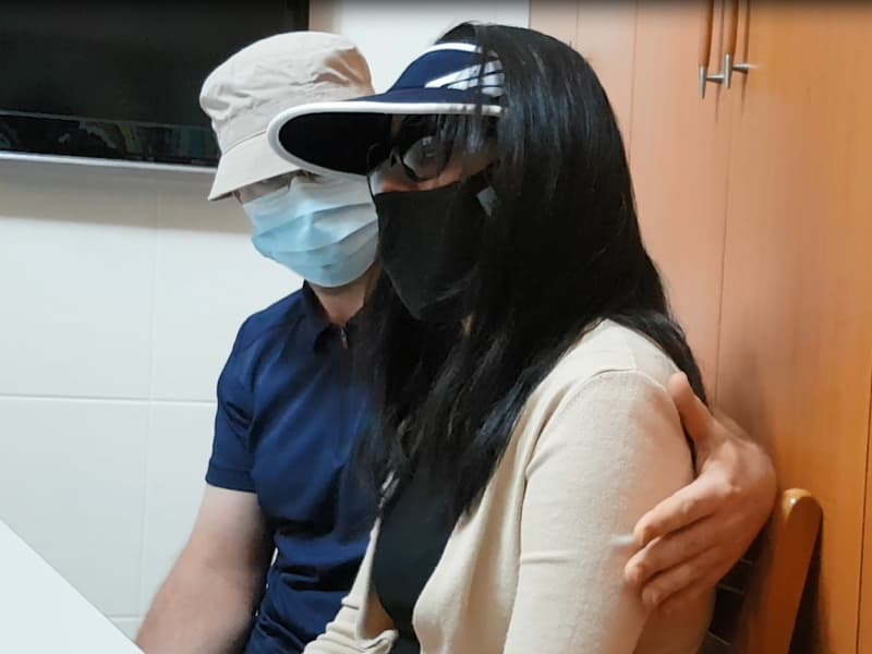 Amy的父母曾向本刊控訴鄭家堯的惡行。(讀者提供)