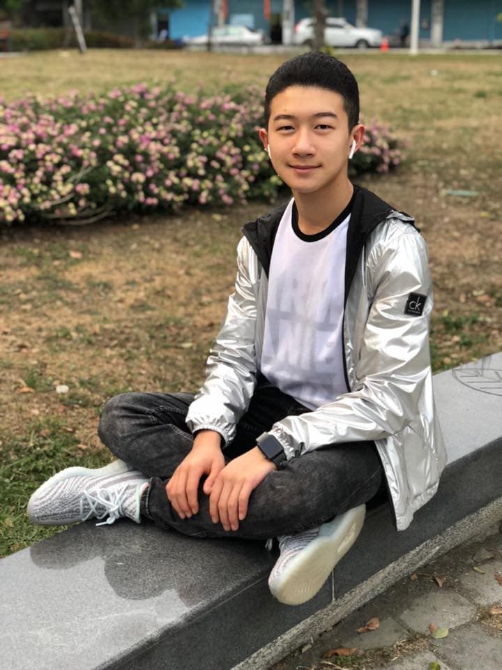 崔佩儀曾在電視上曾說過每月花4萬幫獨生子貝克宇請家教，被批炫富。