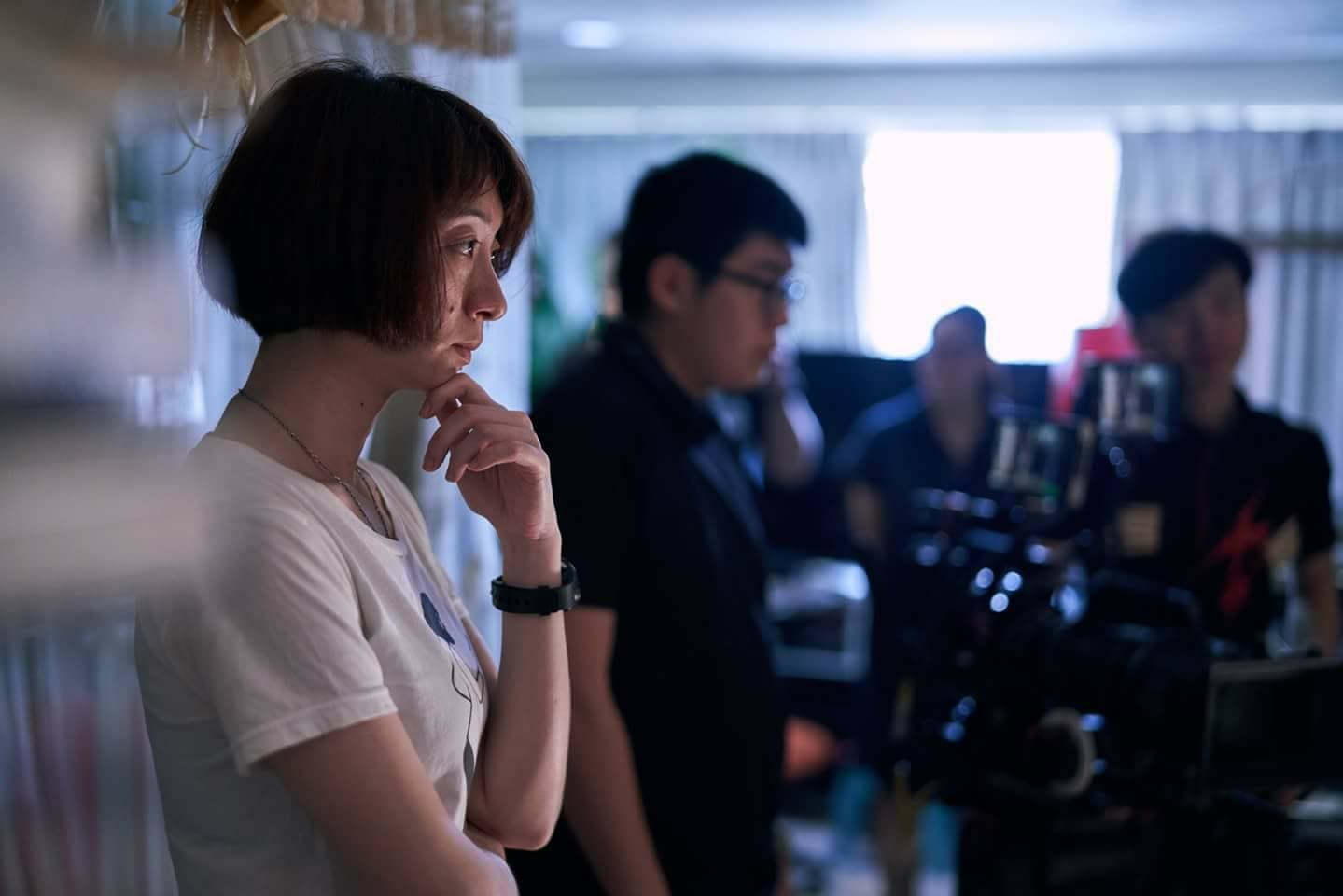 《千年一問》於4月3日開鏡,左為導演王婉柔。(圖:取自鍾孟舜臉書;陳又維拍攝)