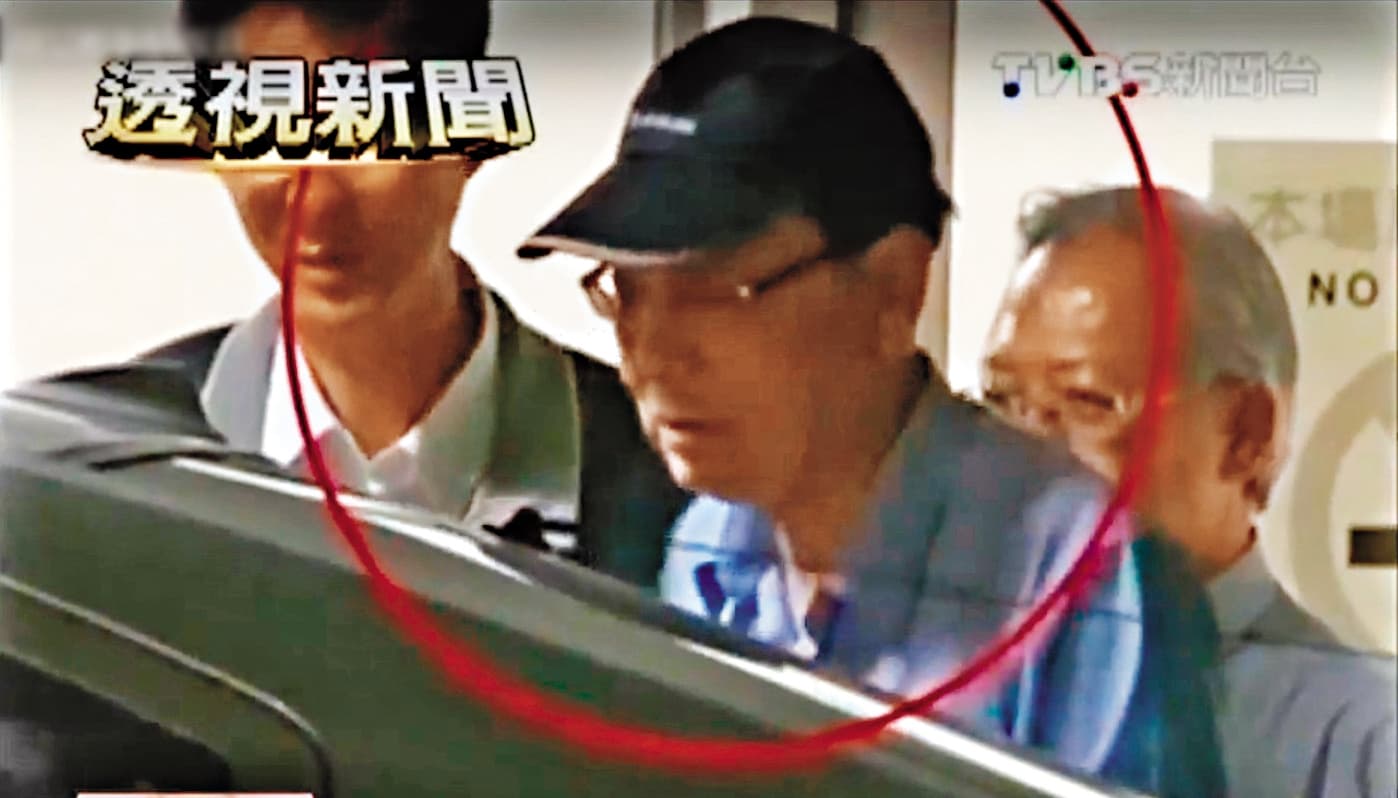前法官胡景彬曾投資地下錢莊遭停職,復職後2013年因收賄遭收押。(翻攝自TVBS畫面)