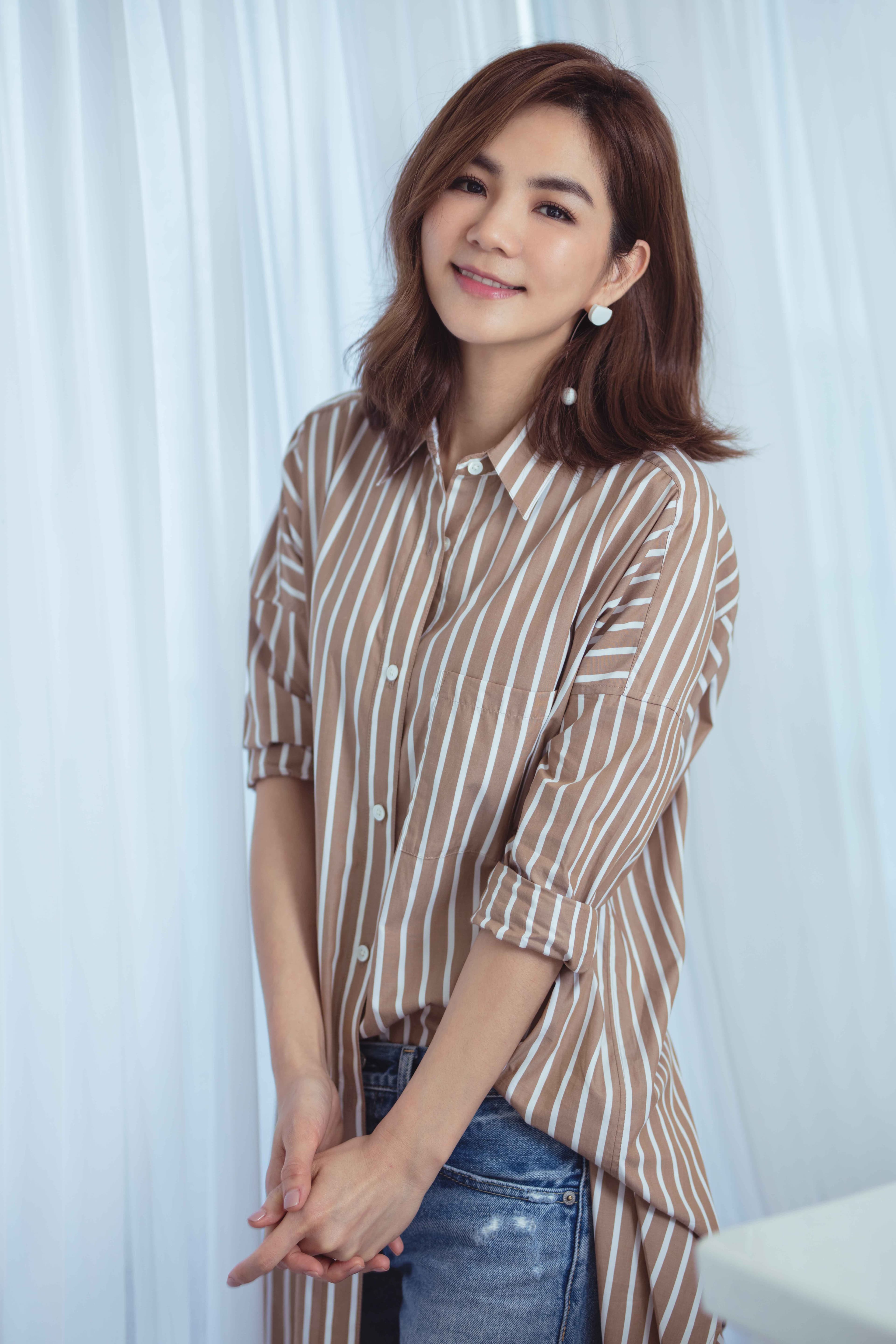 Ella也有新作品推出,演唱電影主題曲〈終於愛情〉。(華研提供)