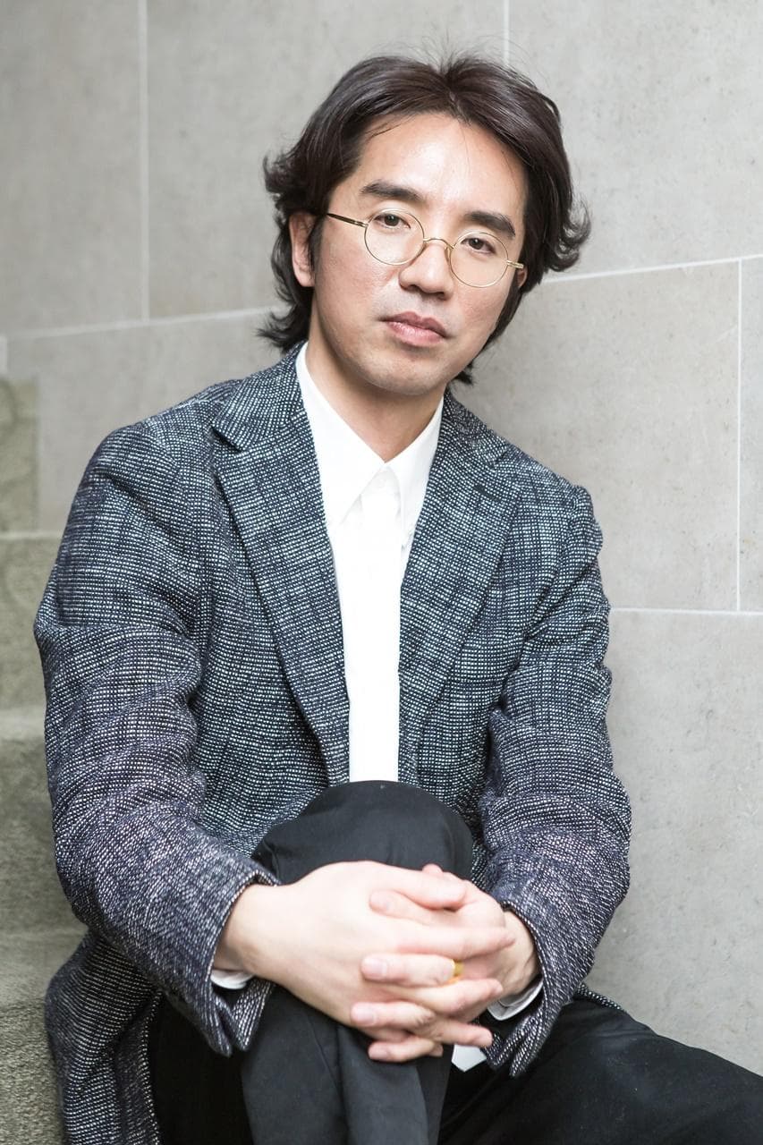 45歲才以《雨妳再次相遇》出道成為導演,李章焄覺得自己很幸運。(樂天娛樂提供)