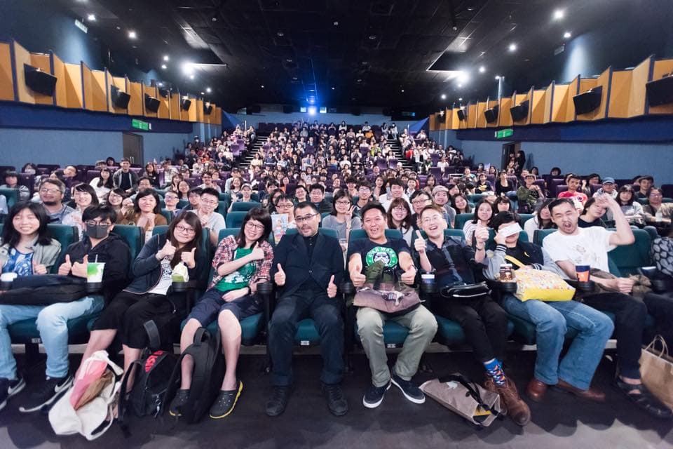 導演武正晴在金馬奇幻影展與影迷進行影後座談，並與大家一起合照。（翻攝自金馬影展FB）