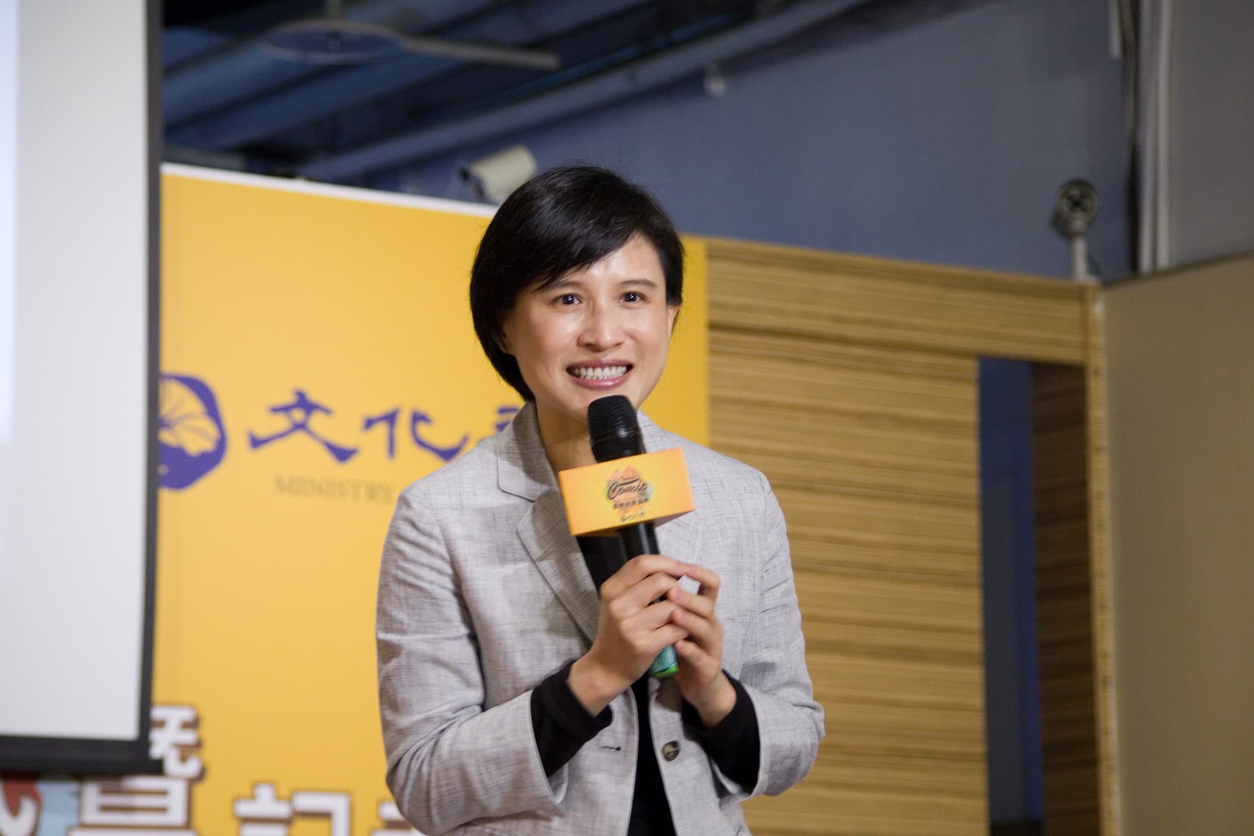 鄭麗君表示政府將扮演點火的角色，希望吸引更多民間資源投入台灣漫畫的推廣。