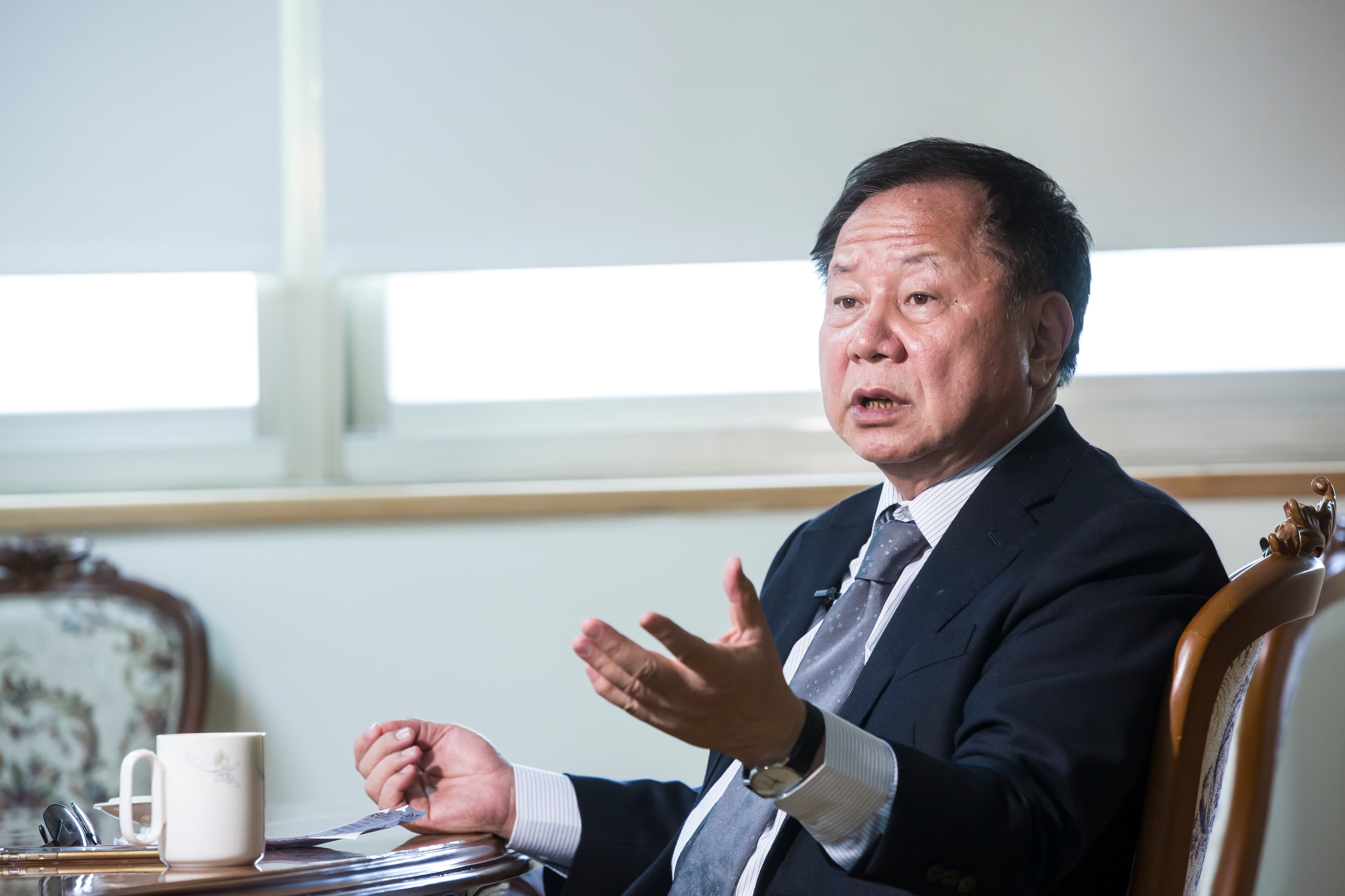 文大董事原本計畫在本週召開董事會拔掉董事長張鏡湖職務,沒想到文大董事李傳洪(圖)與林國賢突然請辭董事,讓情勢大逆轉。