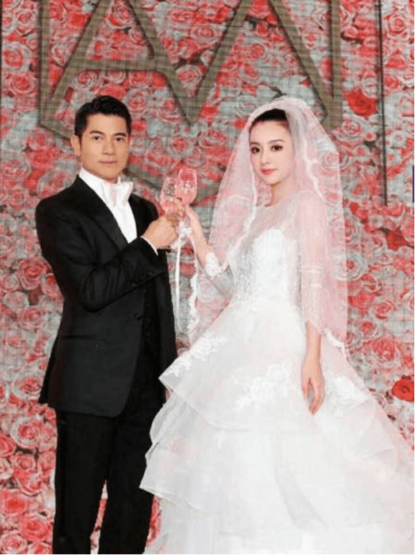 郭富城與方媛正在慶祝他們結婚一週年,而去年婚宴照片於近日曝光。(網路圖片)