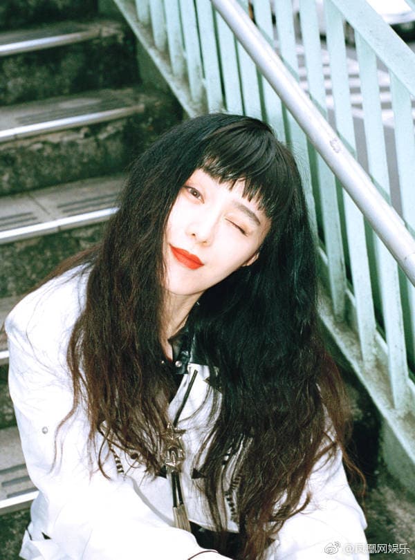 女神范冰冰髮量多,從不怕掉髮。(翻攝自微博)