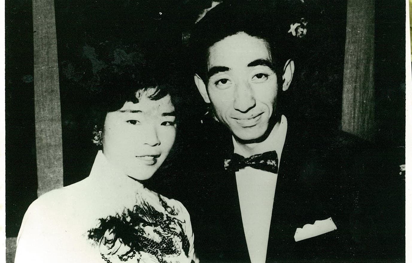 孫越與妻子結婚照,數十年來兩人感情甚篤。(翻攝自網路)