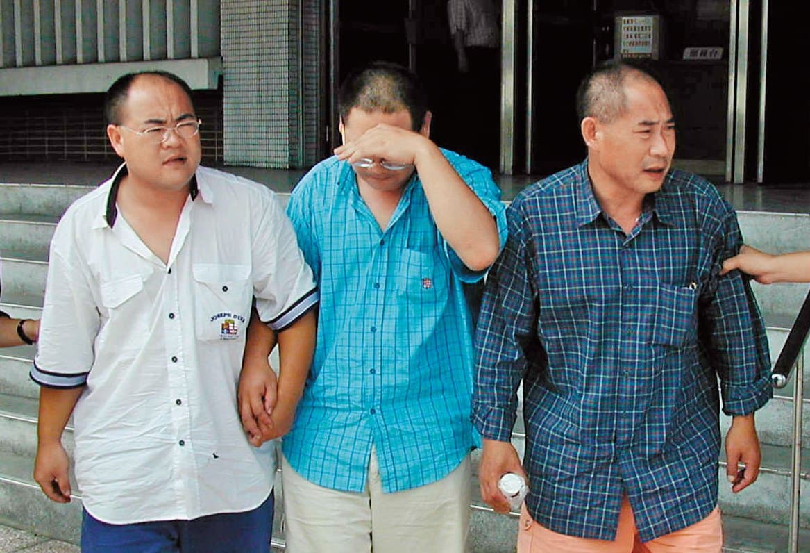2001年杜氏父子3人被控在廣東殺害5人,陳欽賢說,中國提供的幾項物證,台灣的法院皆無法檢視。此案已在2014年執行槍決。(聯合知識庫)