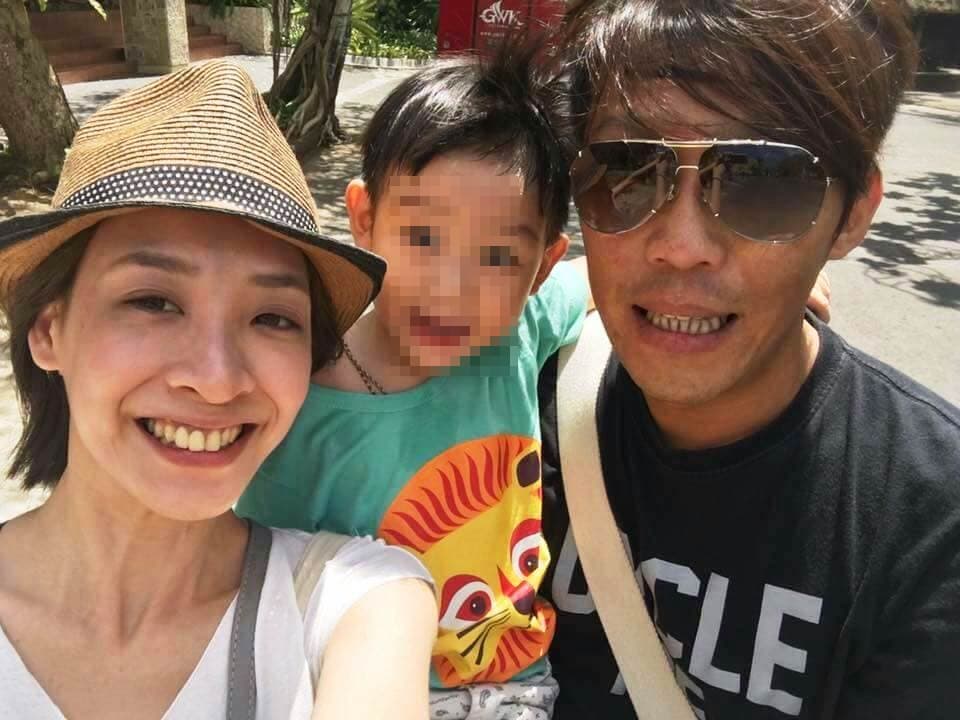 董事長樂團鼓手Micky即將再當老爸,但仍虧欠老婆一場求婚跟婚戒。(翻攝網路)