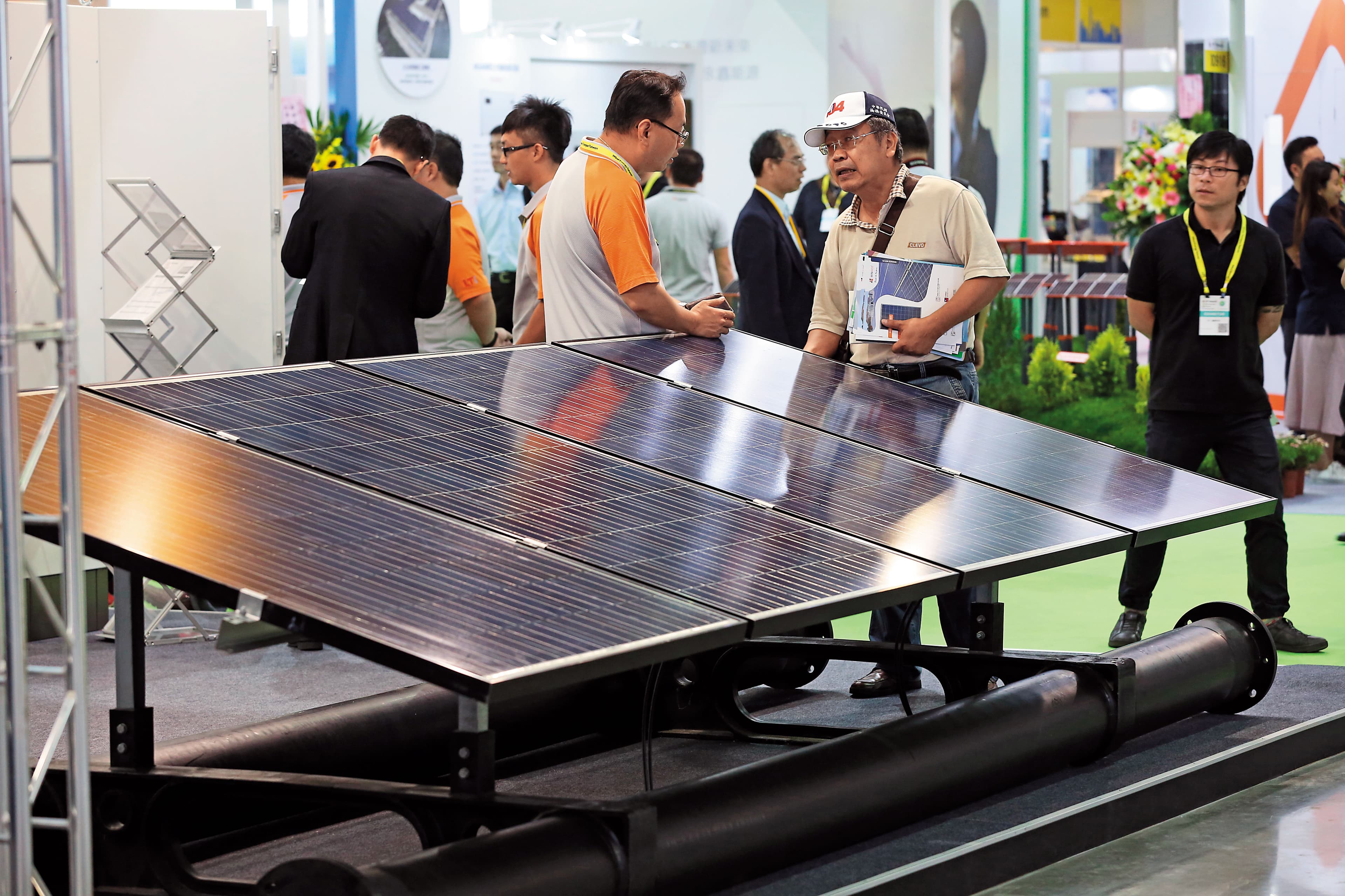 曾是股王的太陽能電池廠益通連虧9年，今年宣布大舉減資59％，股價仍重挫。