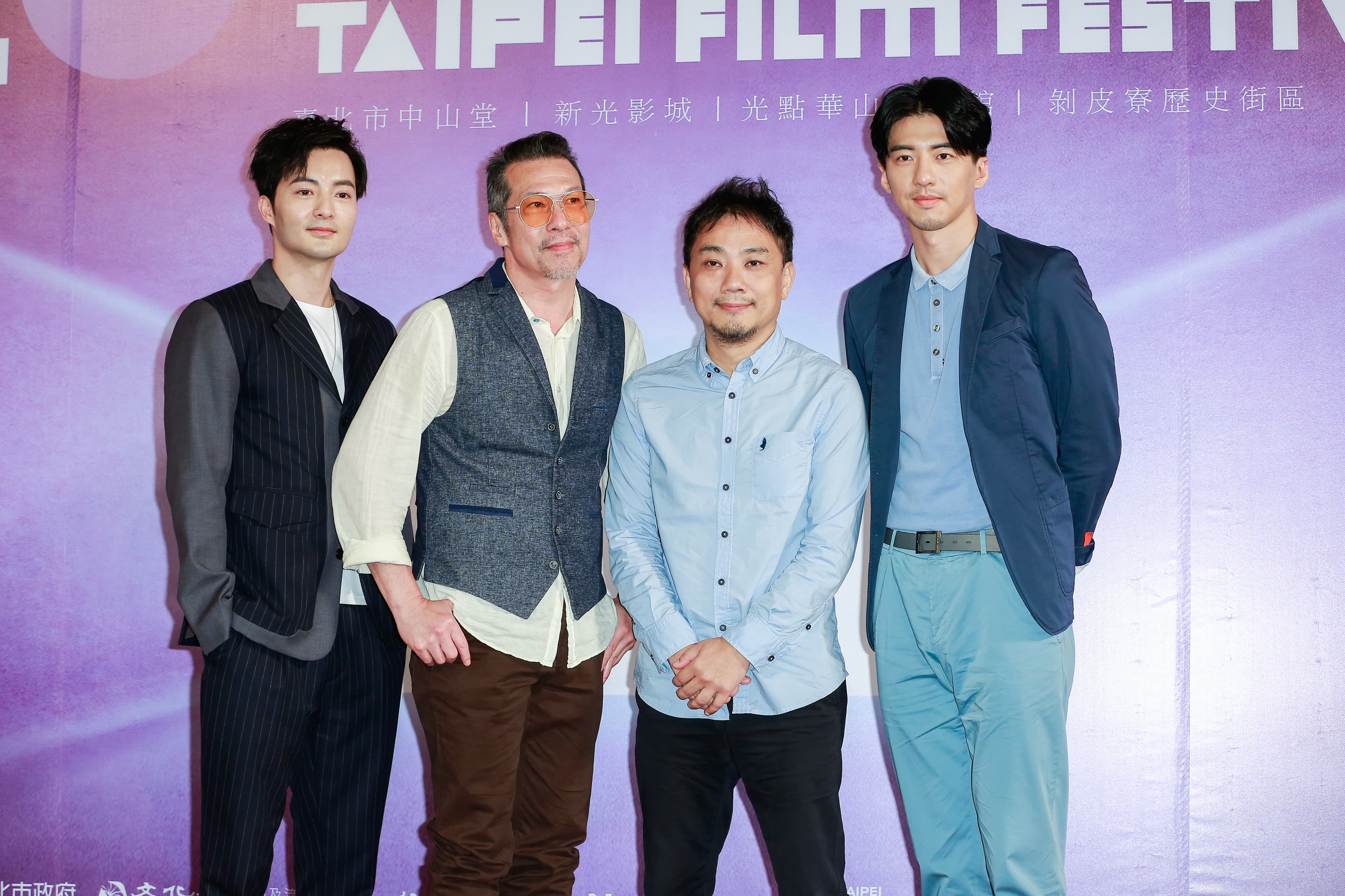 《范保德》編導蕭雅全(右二)、古斌(左一)、黃仲昆(左二)、傅孟柏。