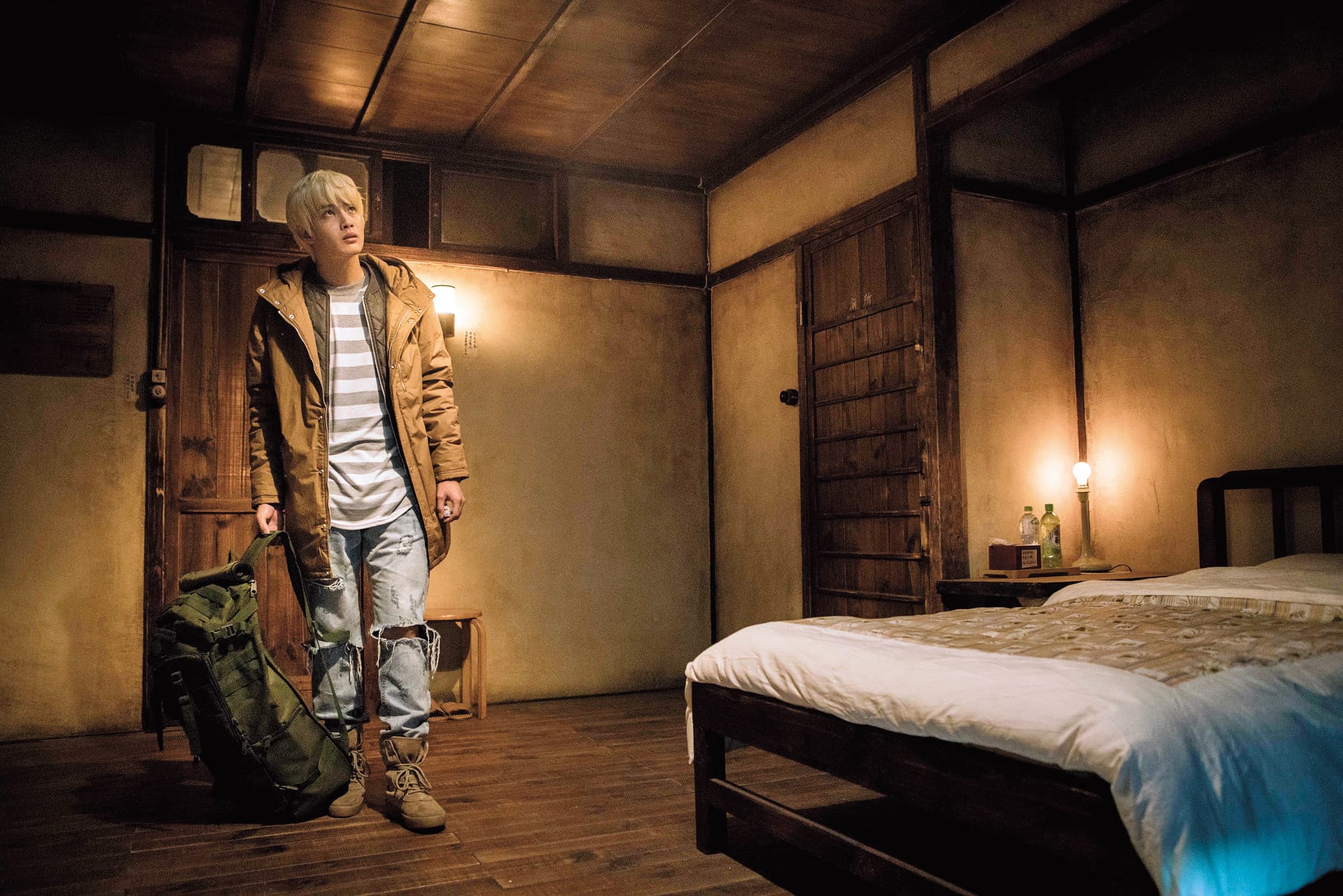 張庭瑚在電影《切小金家的旅館》飾演「高五生」,雖然從頭到尾蠢事不斷,但因為家裡有間旅館,所以最想過這個角色的人生。(良人行影業提供)