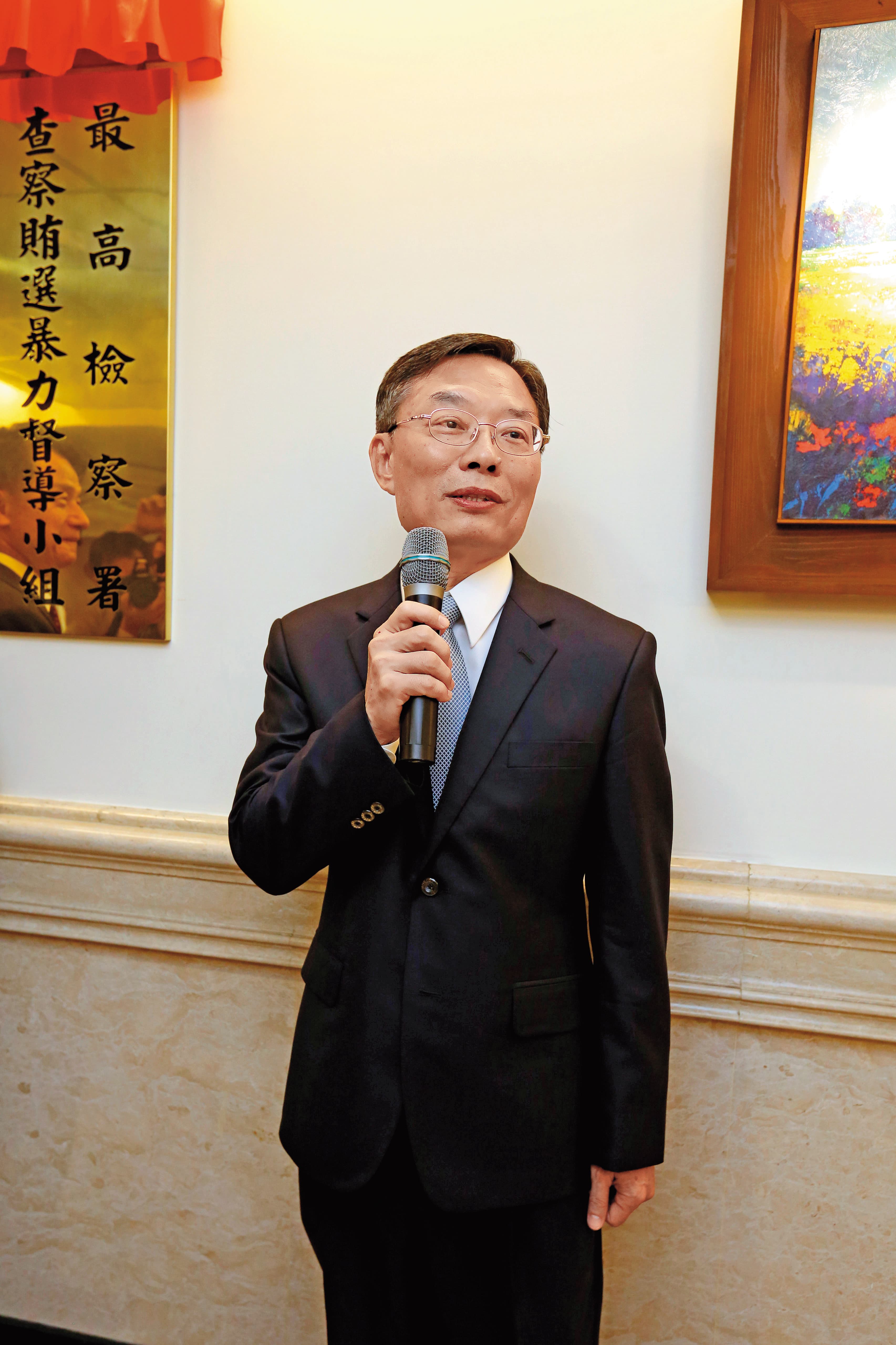 檢察總長江惠民在台中高分檢檢察長任內時,手下主任檢察官出公文打臉南投地檢。