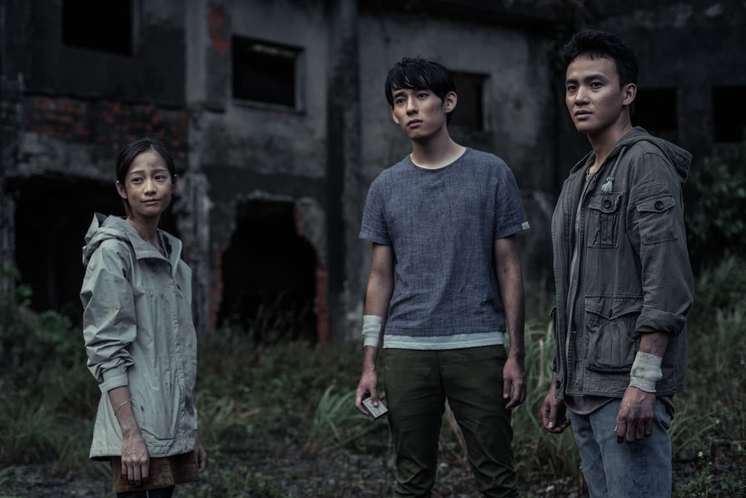 植劇場系列中,簡嫚書(左起)、曹晏豪、徐鈞浩主演的《天黑請閉眼》口碑不俗。