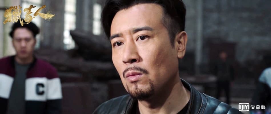 于和偉不只演出,也是《獵毒人》藝術總監,對作品很要求。(愛奇藝台灣站提供)