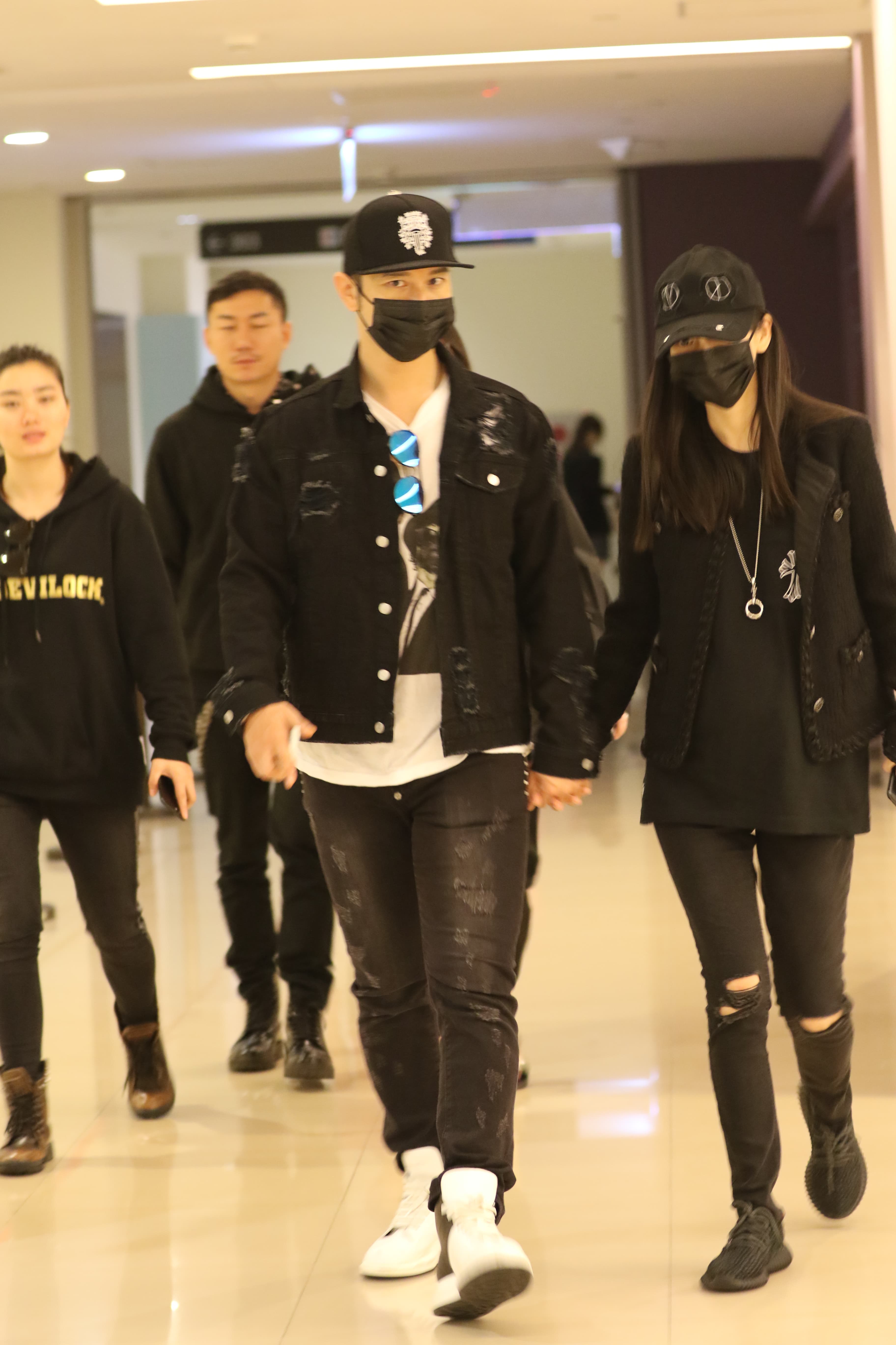 黃曉明到台北工作，Angelababy跟他同行，夫妻一起到故宮賞玩文物。