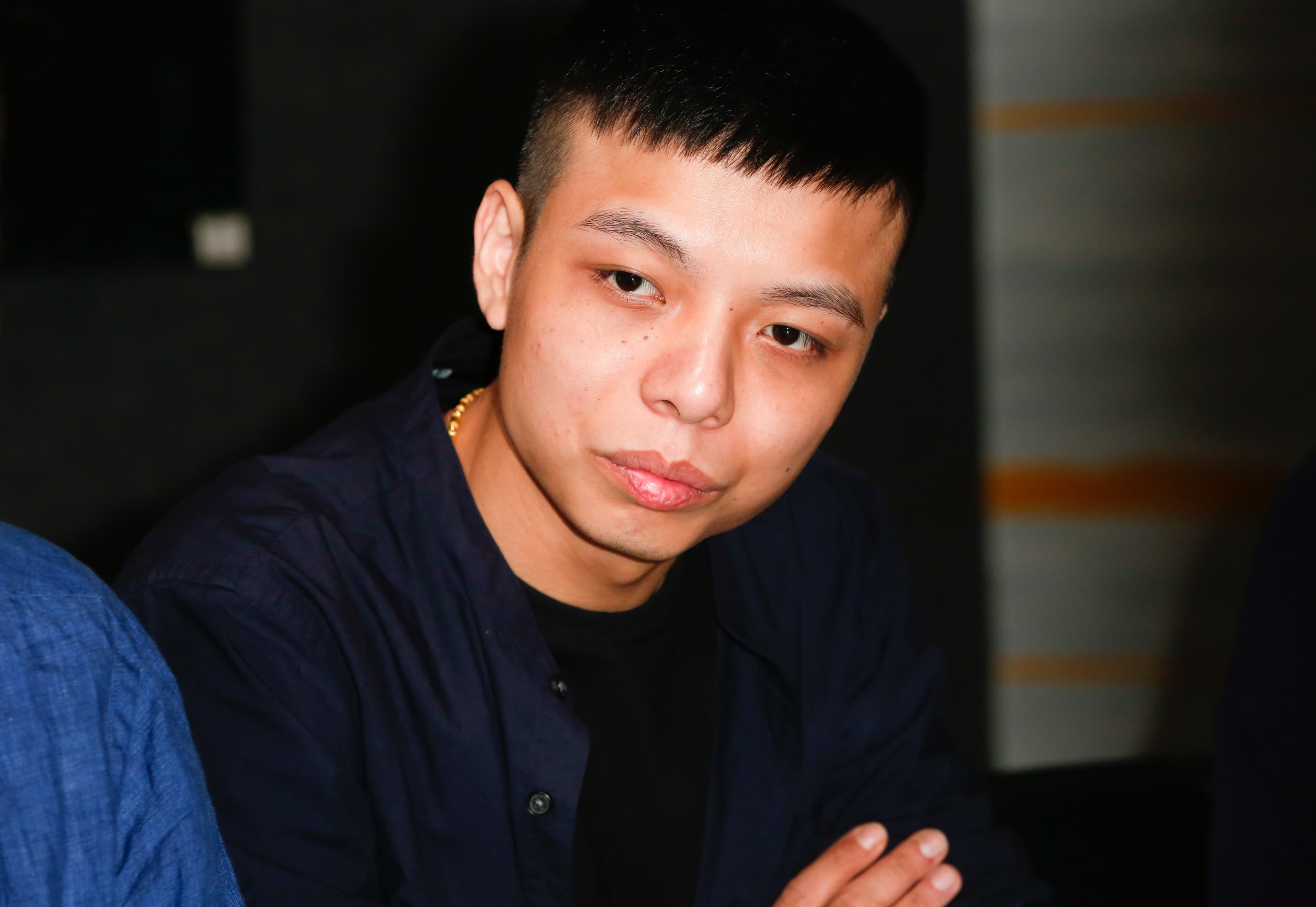 鼓手小賴看了《孤狼之血》對電影台詞「走在鋼索上,稍有偏差就會掉下去」感觸頗深。