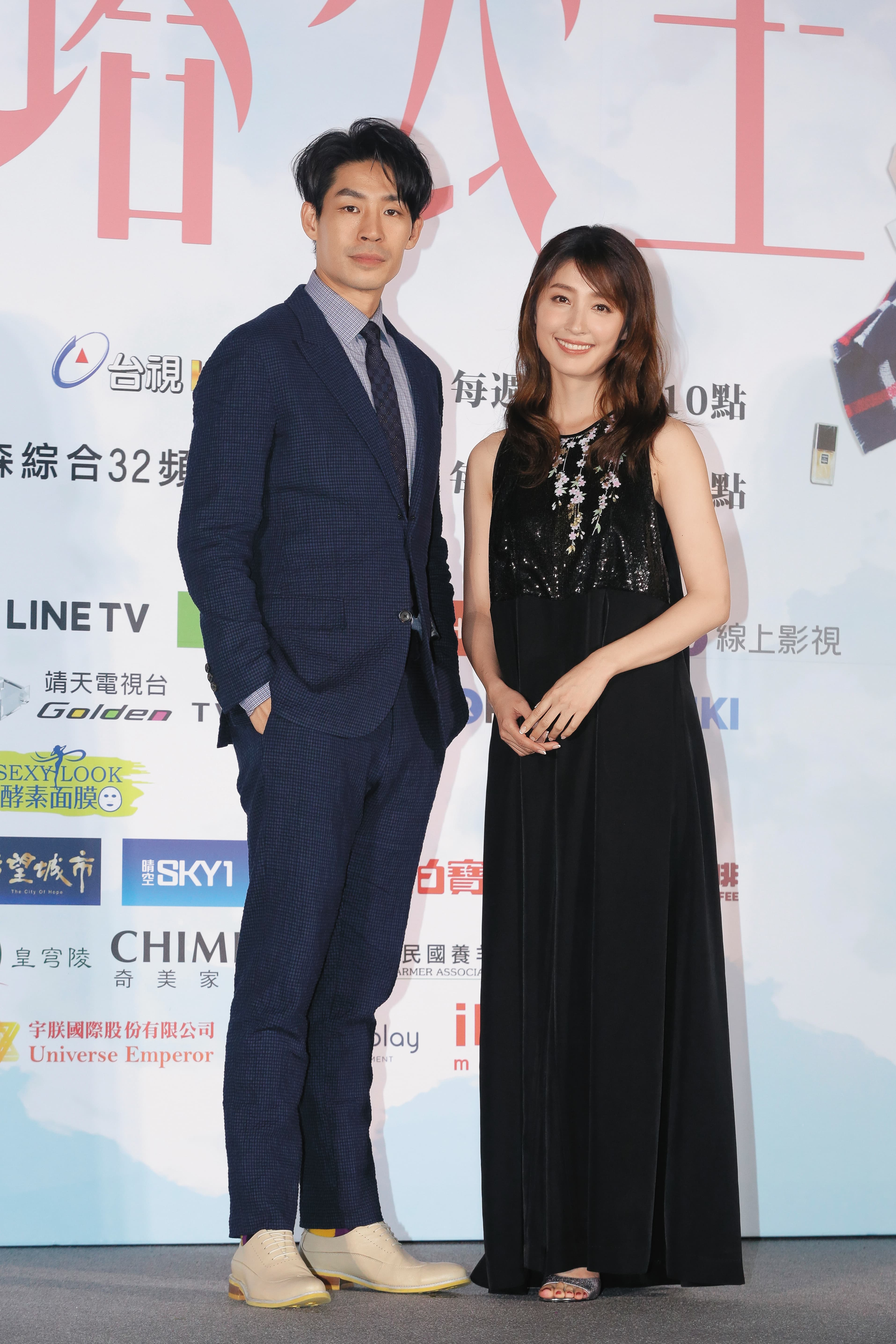 田中千繪(右)在電視劇《高塔公主》演出女強人,藍鈞天(左)飾演她的老闆,2人在劇中是知己。