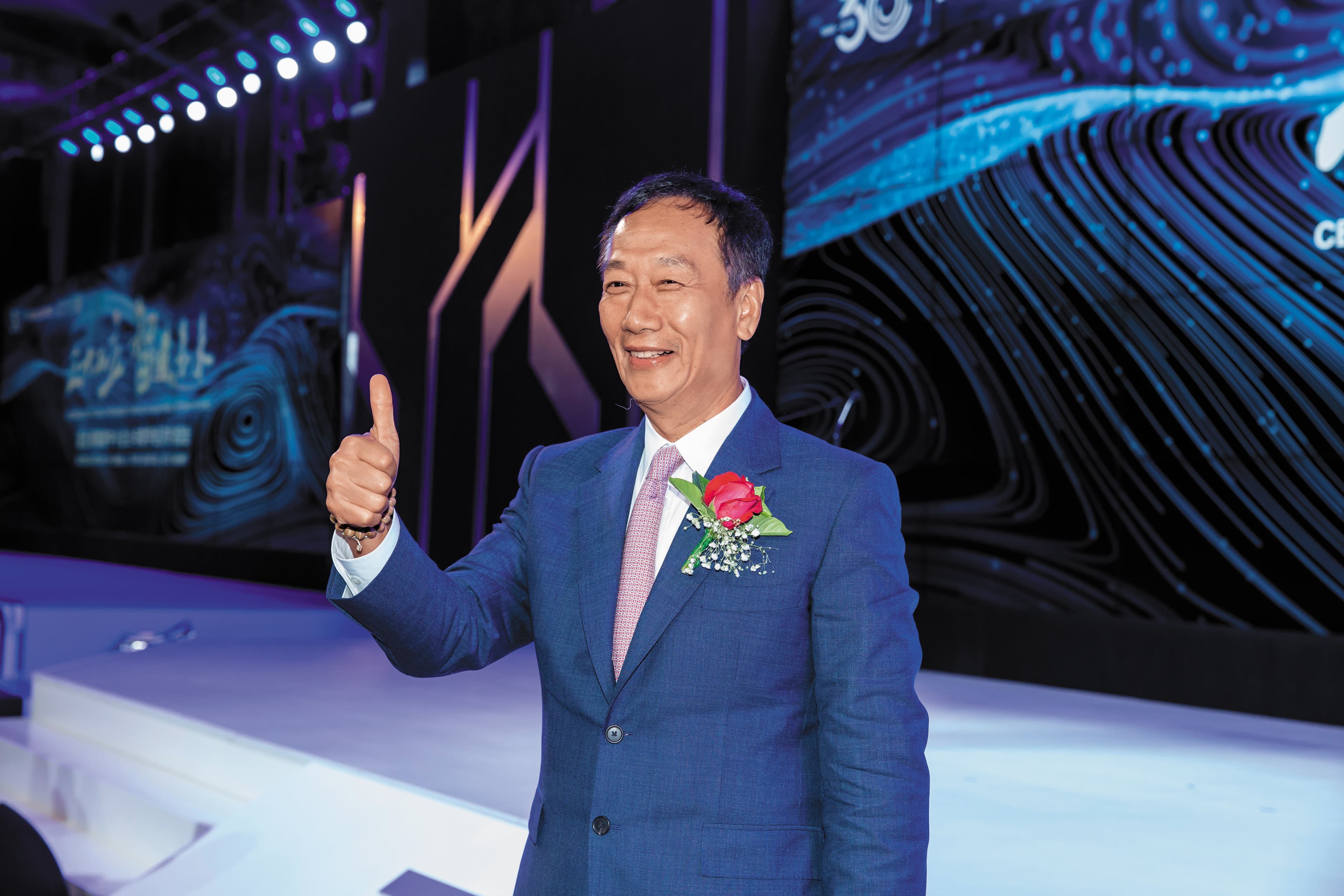 鴻海董事長郭台銘挹注馬英九基金會6,800多萬元,成為基金會最大金主。