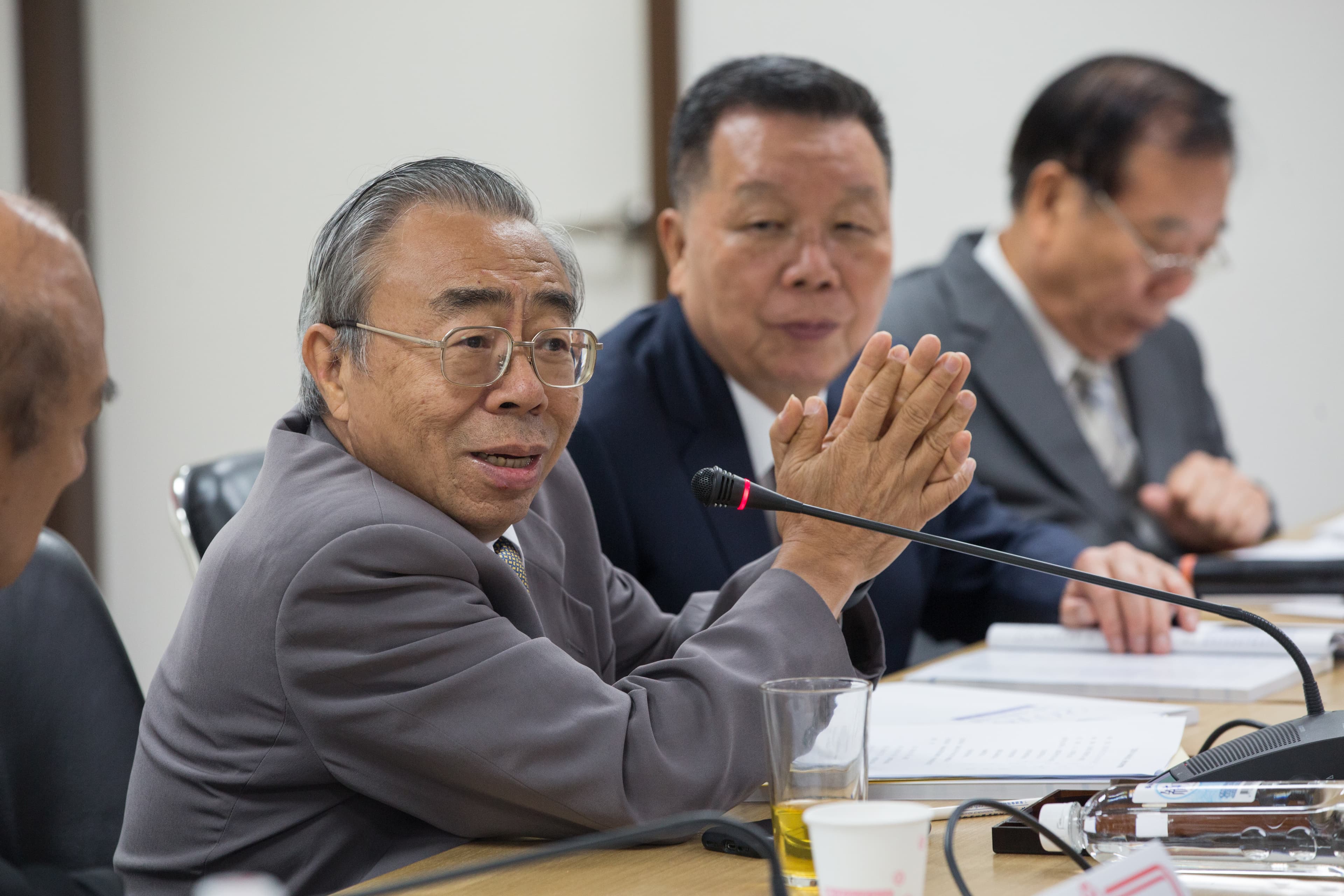 王文淵針對投資環境、環保等議題提出看法。